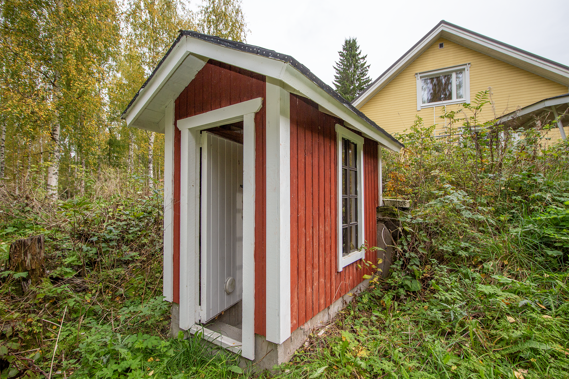 Maakellari.