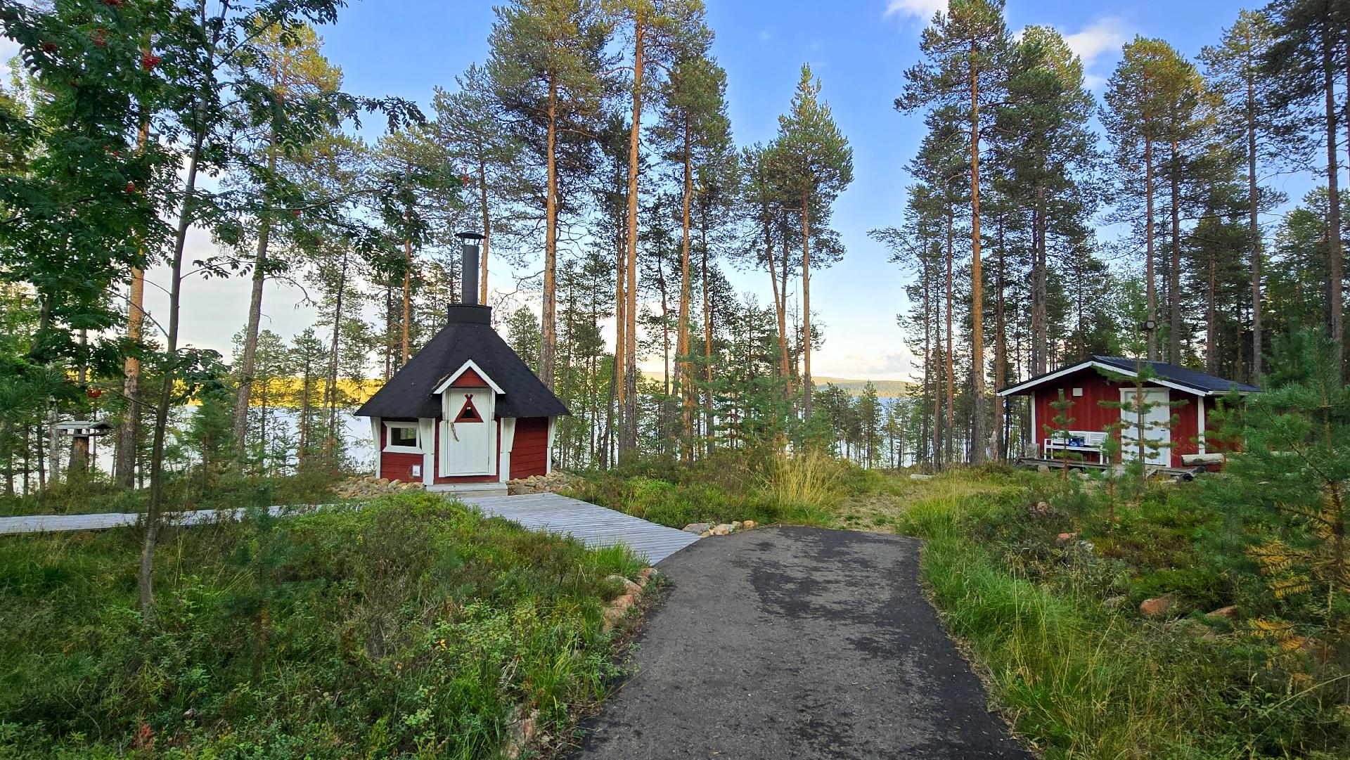 Grillikota ja kylmä ulkovarasto