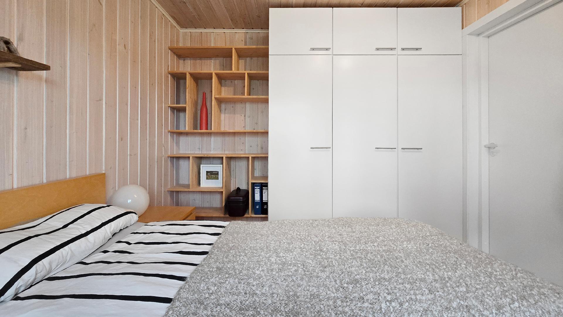 Makuuhuone 1 kaapistot