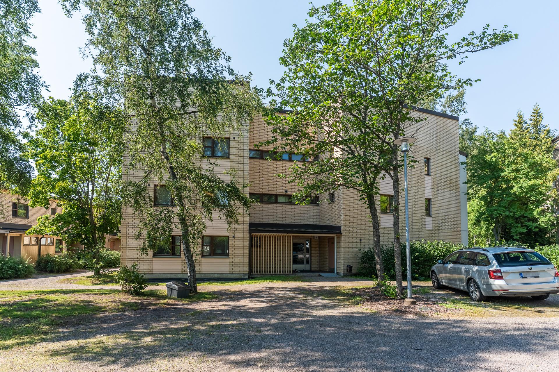 Raitamaantie 8, Kannelmäki, Helsinki