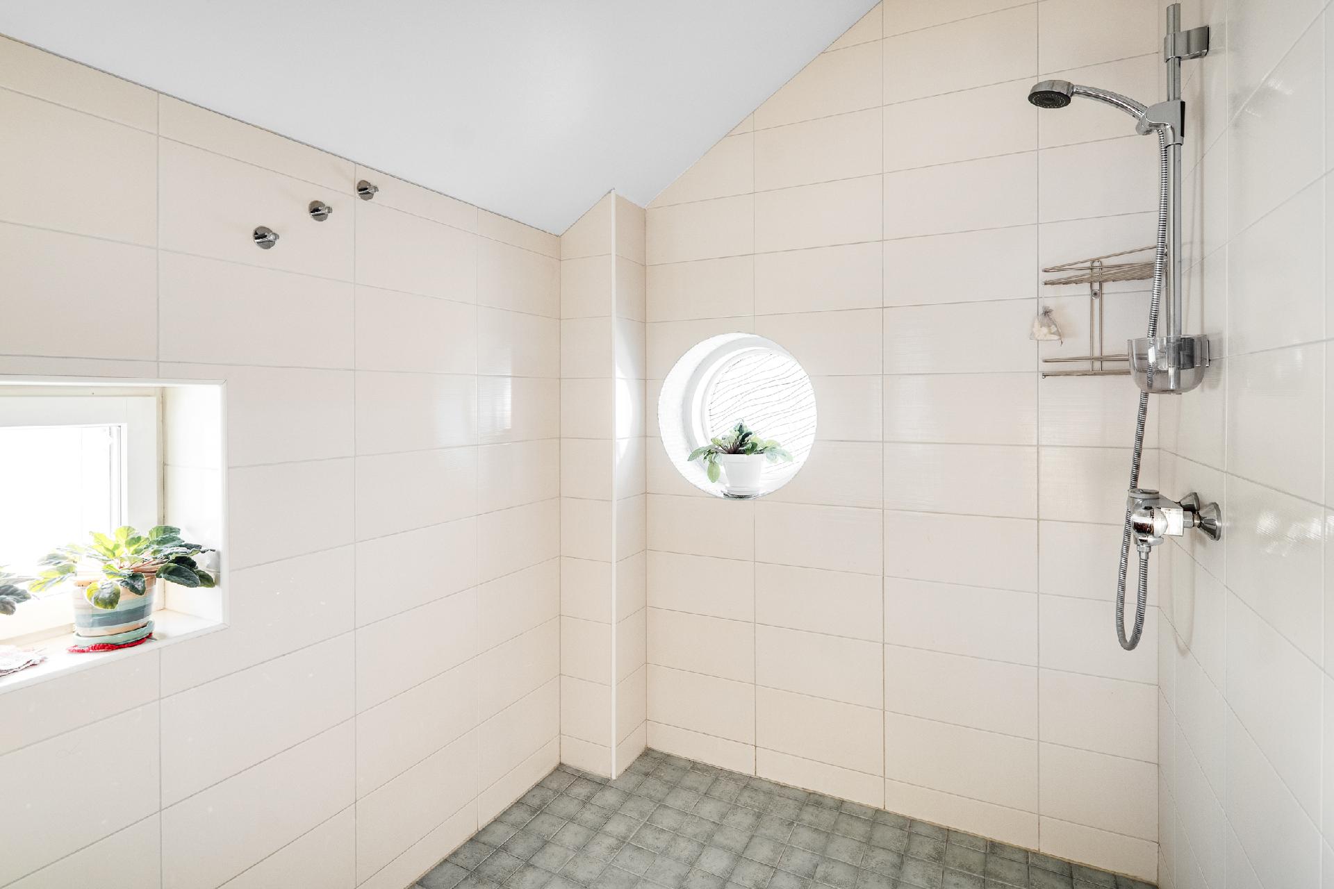 Valakkatie 10, Tapaninvainio, Helsinki