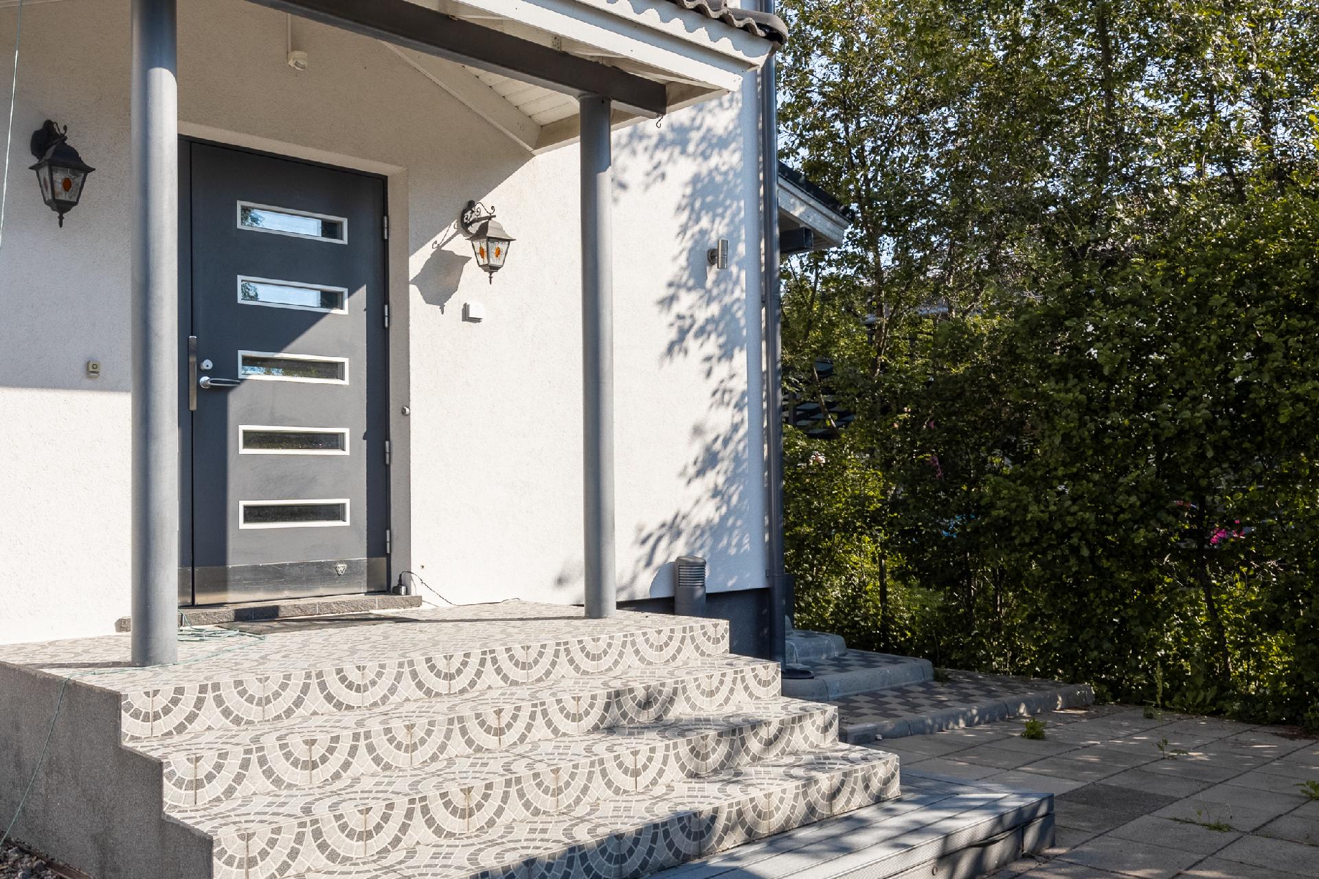 Valakkatie 10, Tapaninvainio, Helsinki