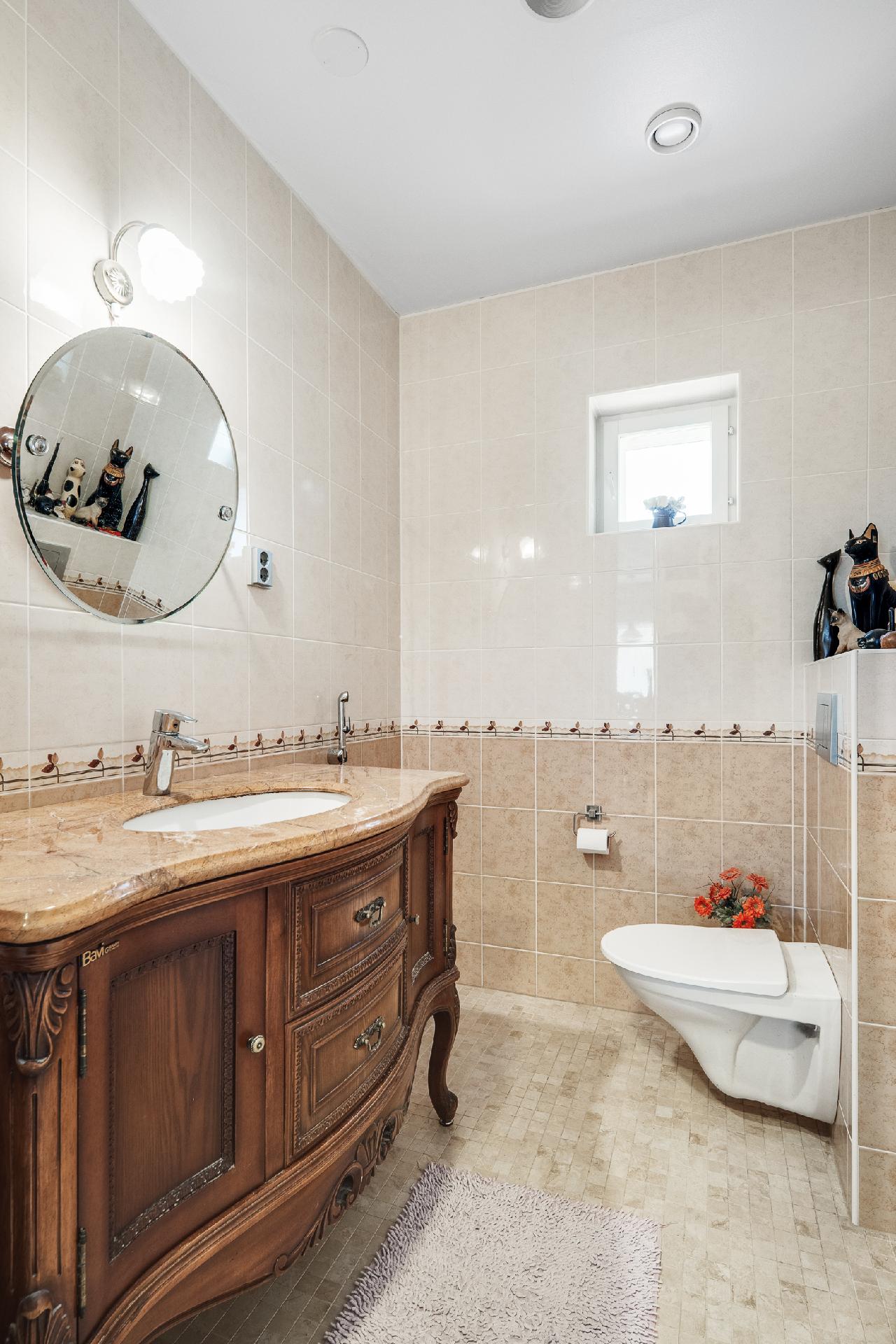 Valakkatie 10, Tapaninvainio, Helsinki