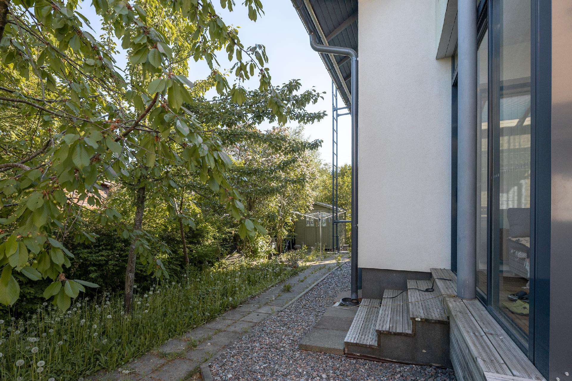 Valakkatie 10, Tapaninvainio, Helsinki