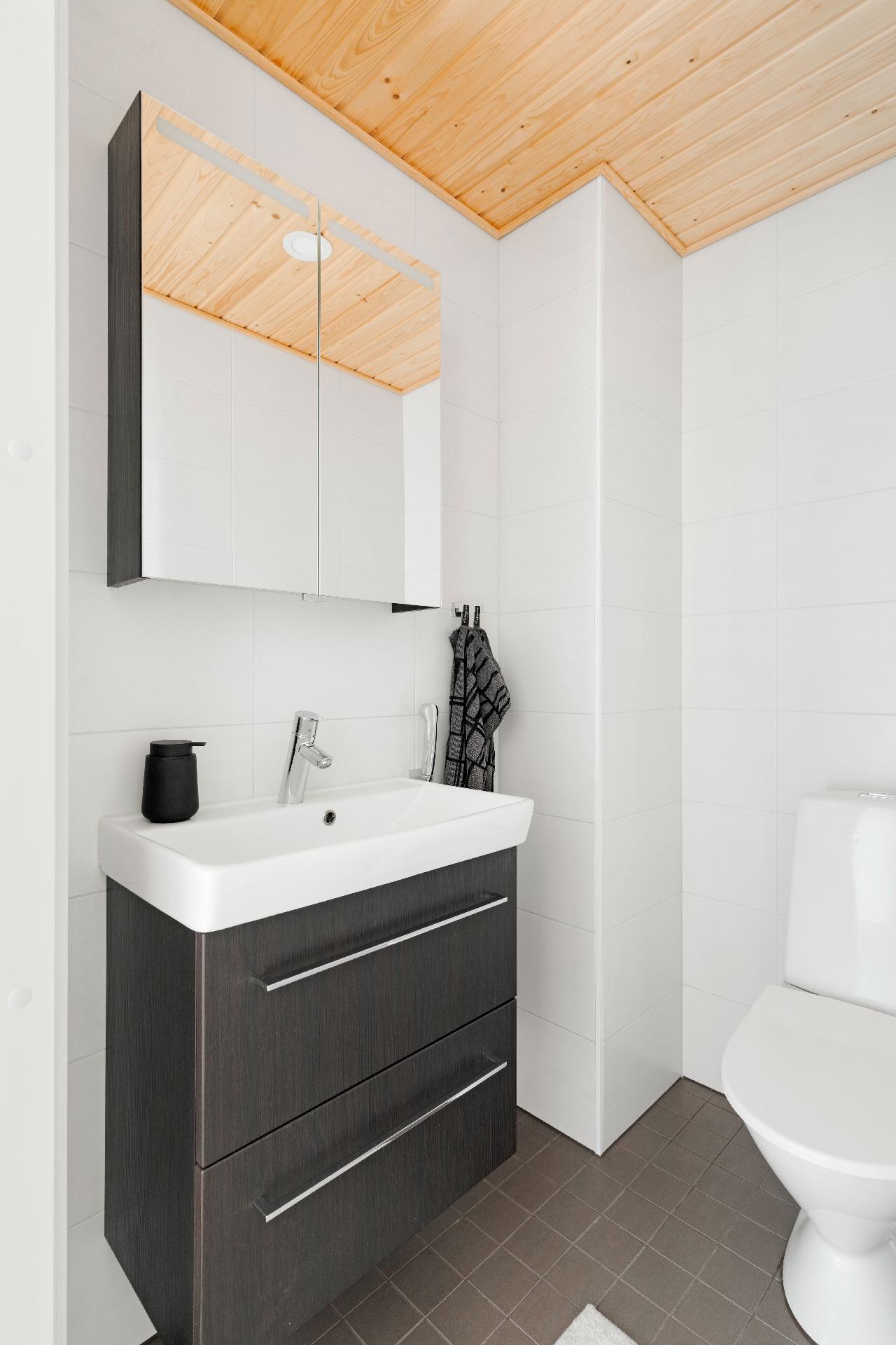 Talvikkitie 7, Tikkurila, Vantaa