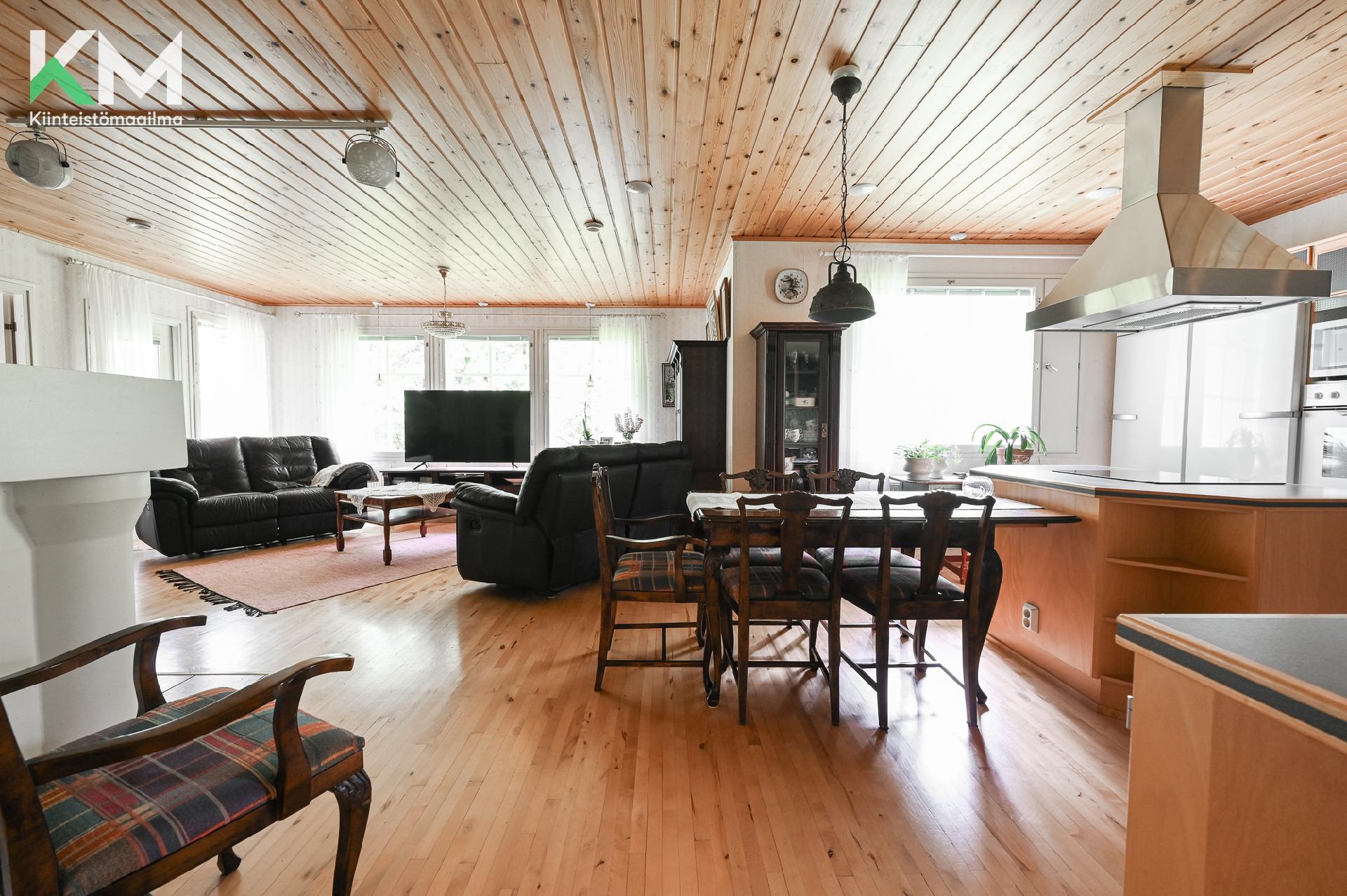 Rinkitie 6, Kaistila, Kurikka