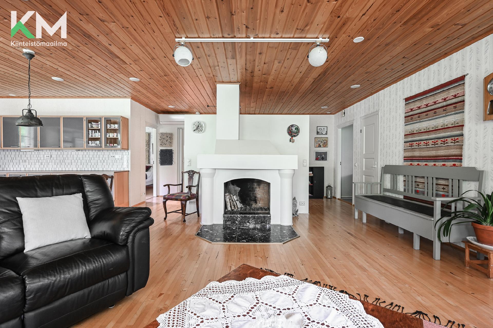 Rinkitie 6, Kaistila, Kurikka