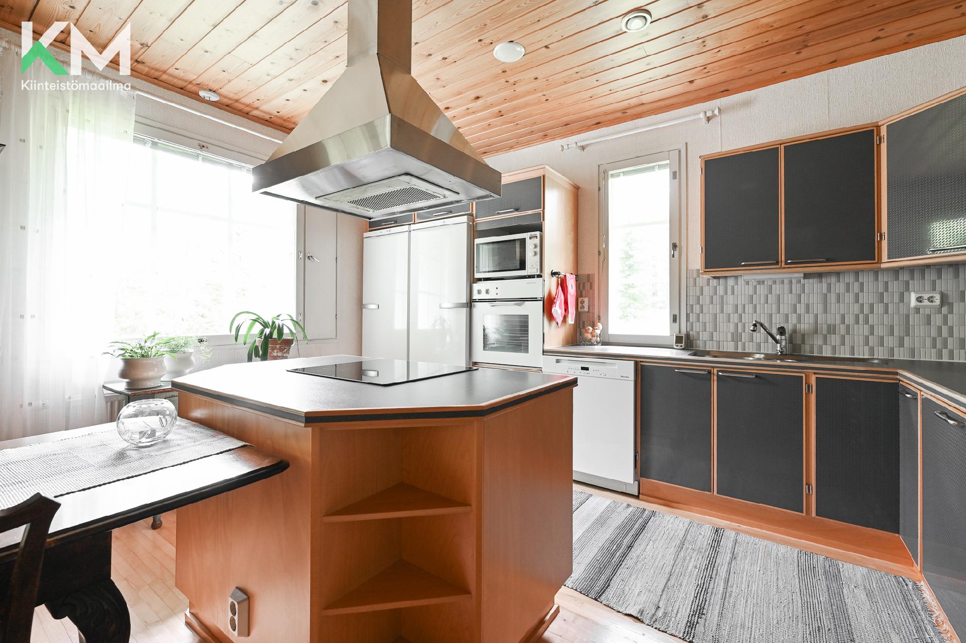 Rinkitie 6, Kaistila, Kurikka