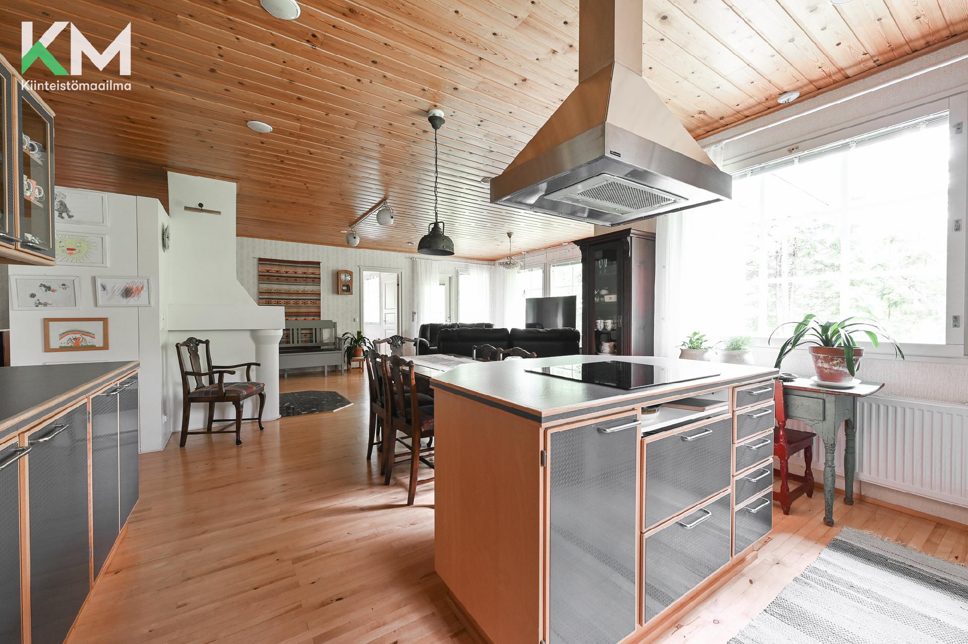 Rinkitie 6, Kaistila, Kurikka