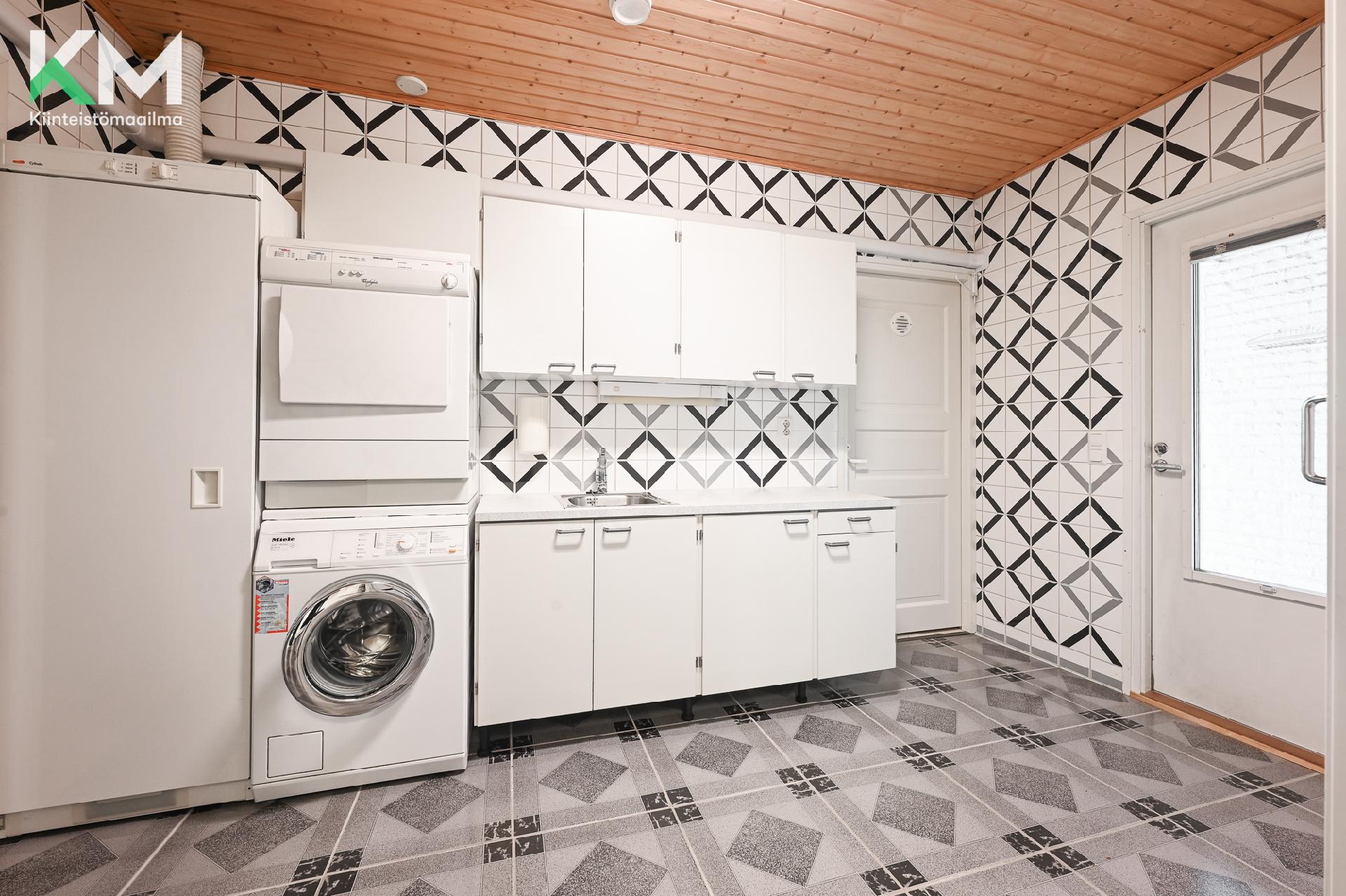 Rinkitie 6, Kaistila, Kurikka