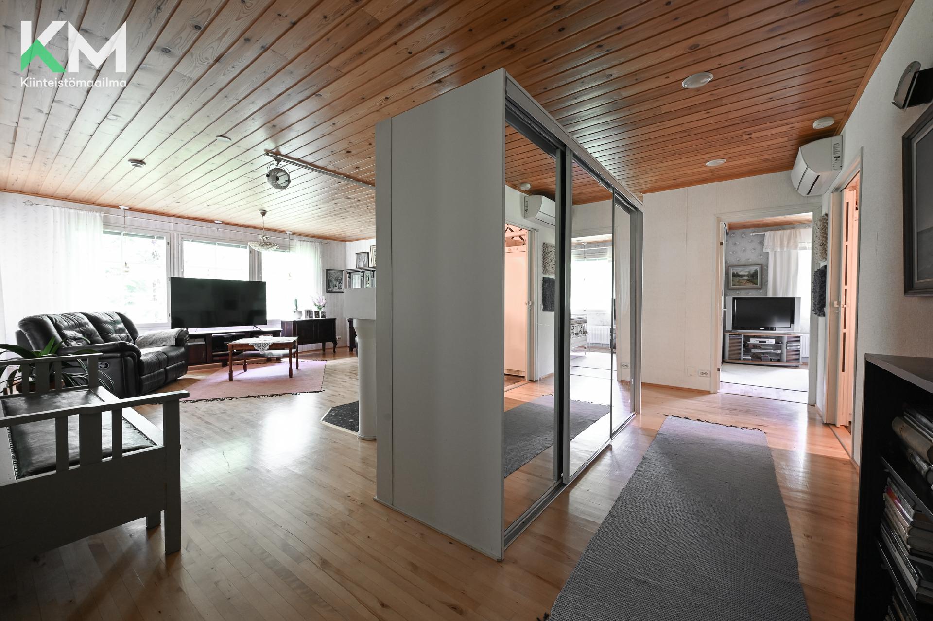 Rinkitie 6, Kaistila, Kurikka