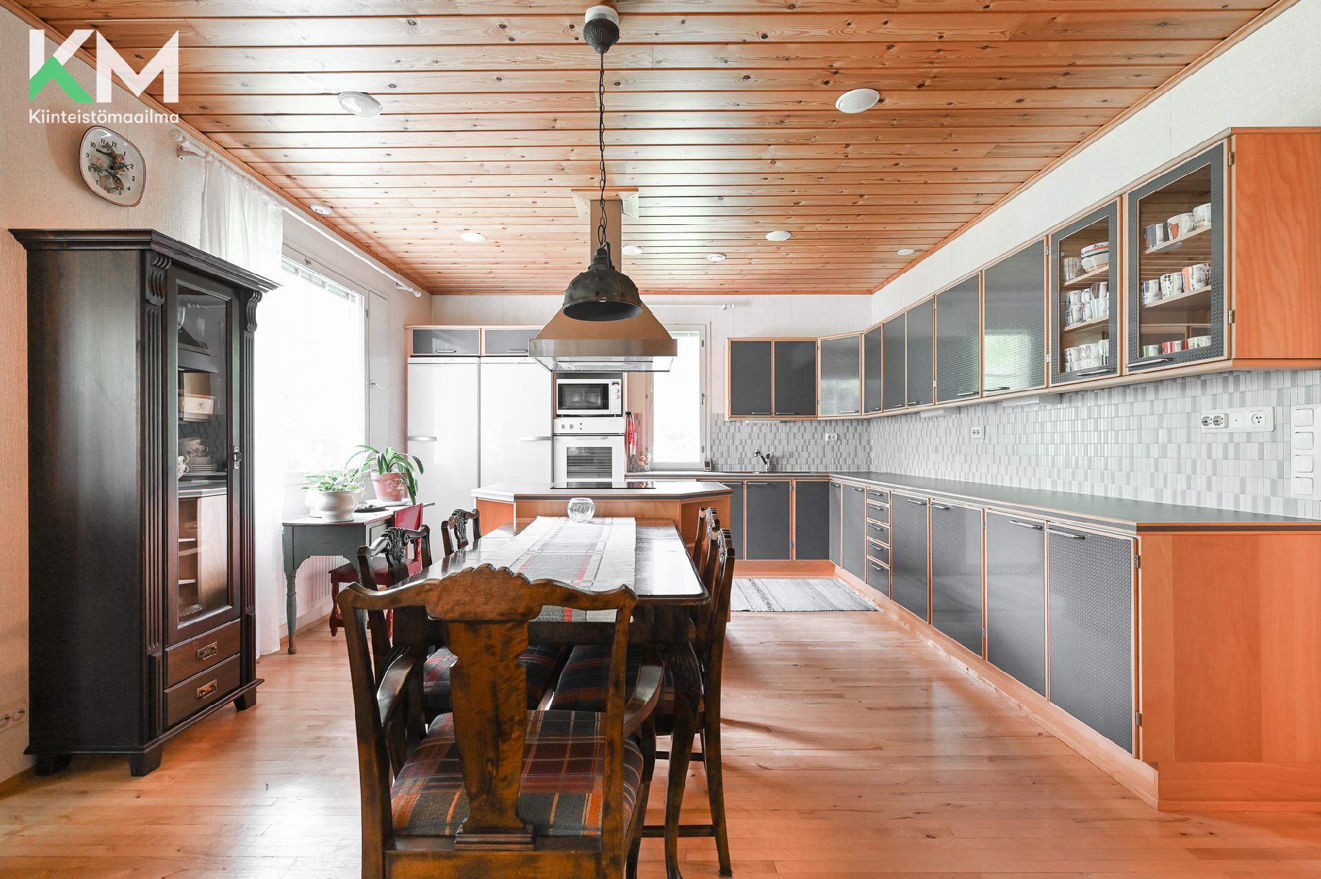 Rinkitie 6, Kaistila, Kurikka