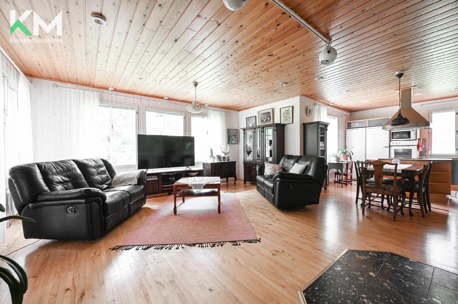 Rinkitie 6, Kaistila, Kurikka