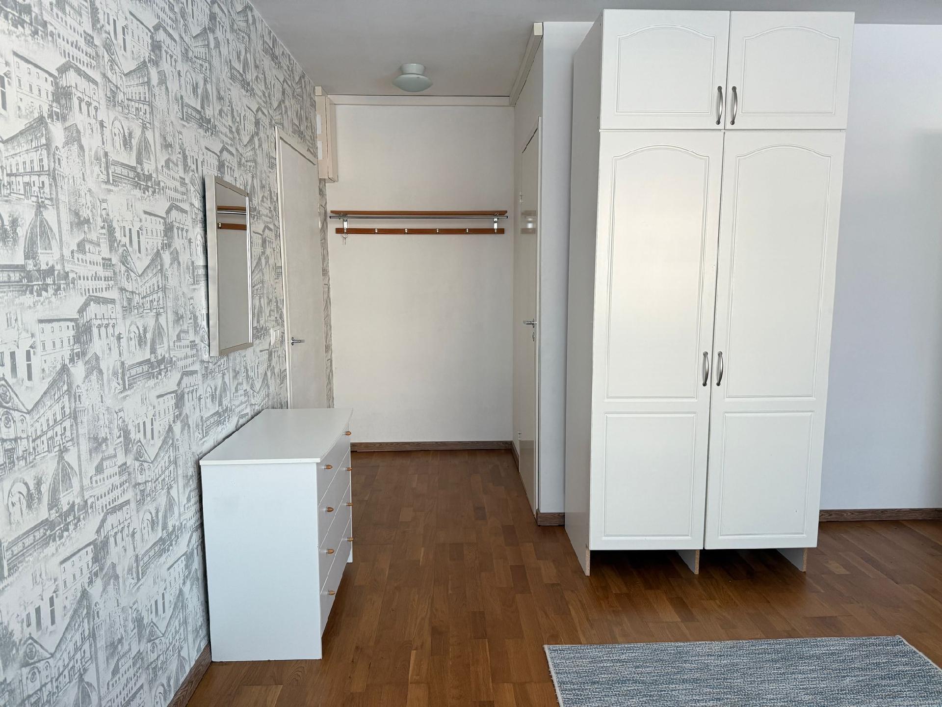 Urheilukatu 1, Karhula, Kotka
