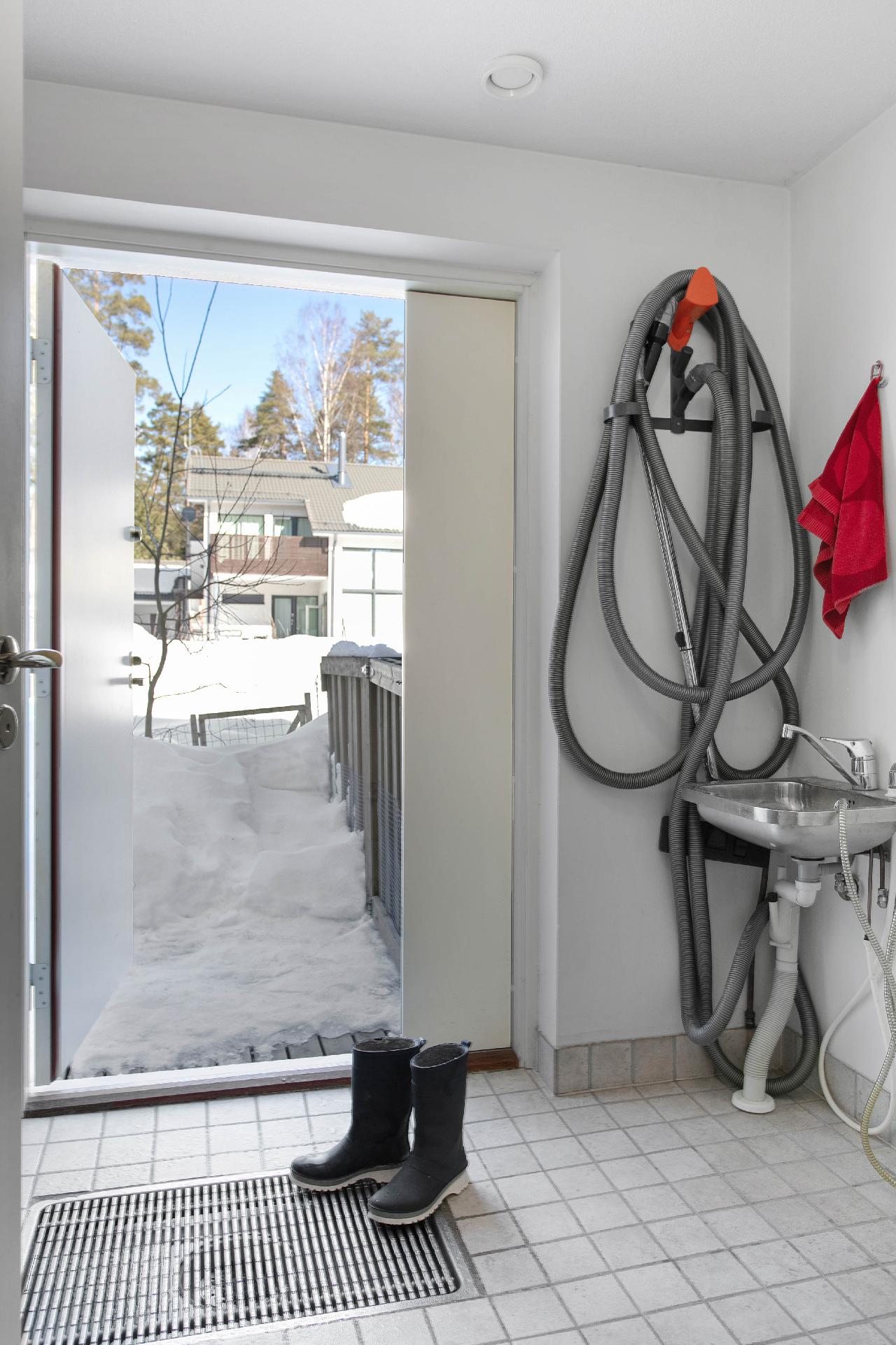 Arkieteinen alakerrassa