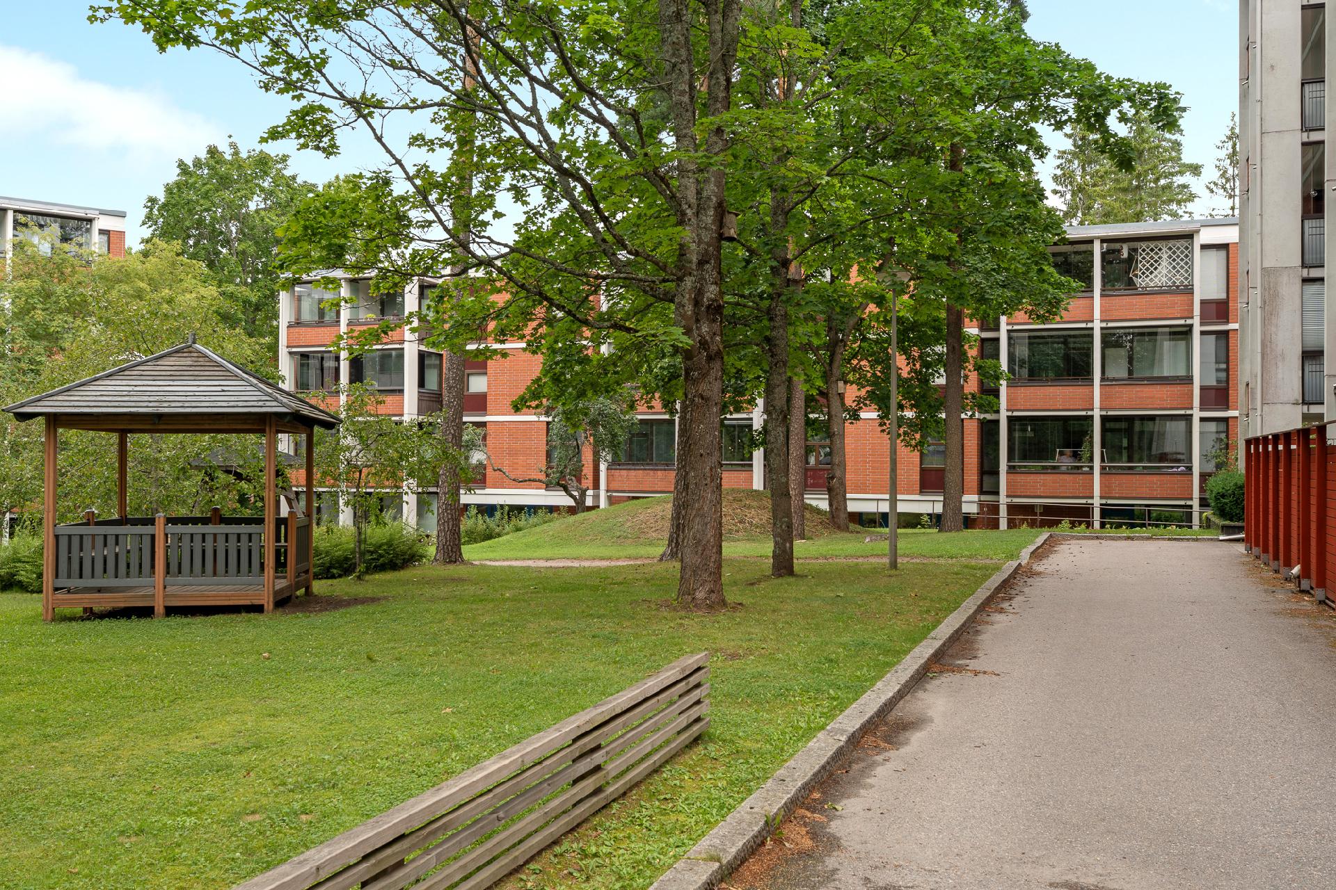 Ajurinkatu 4, Vallikallio, Espoo