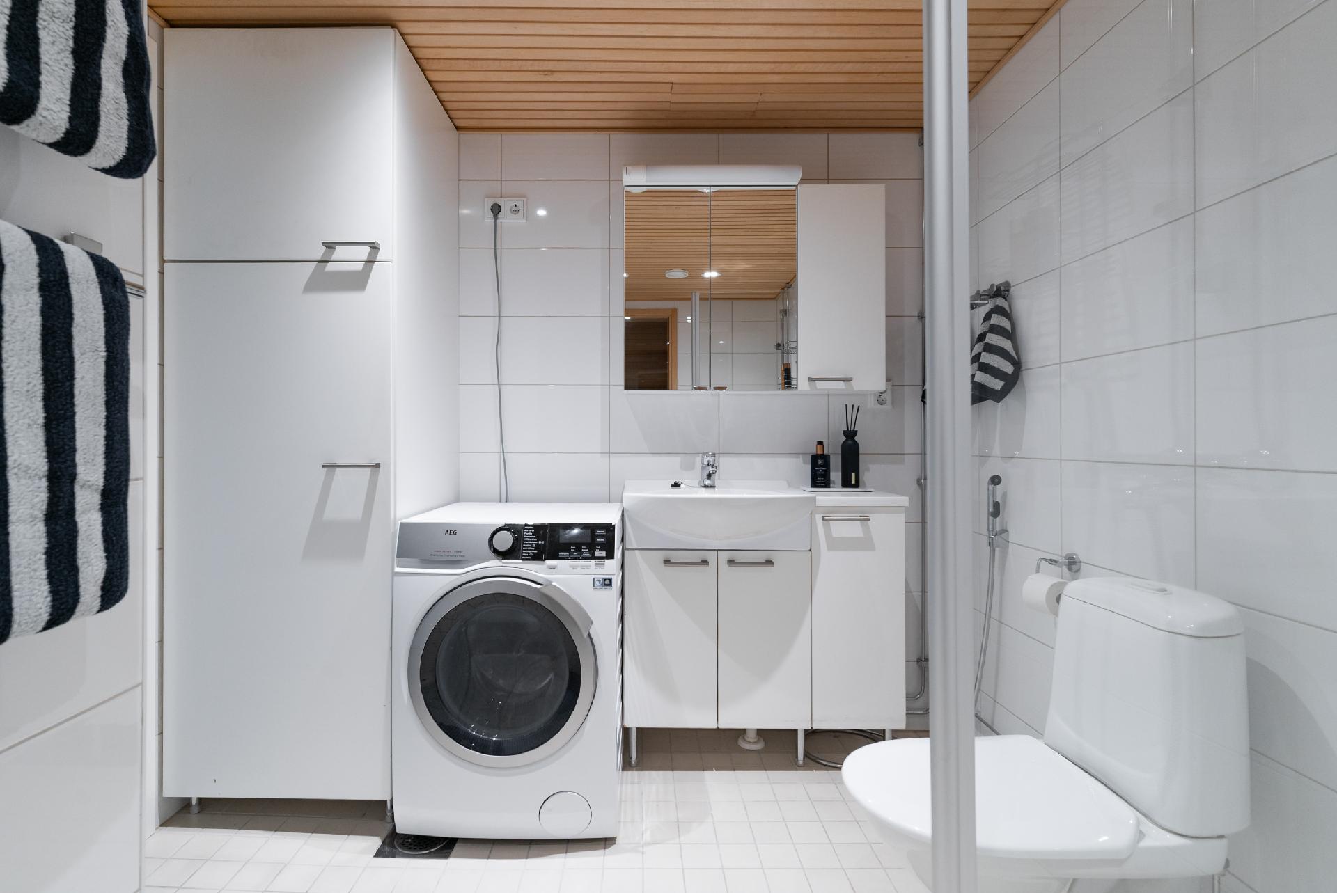 Kylpyhuone/ kodinhoitotila