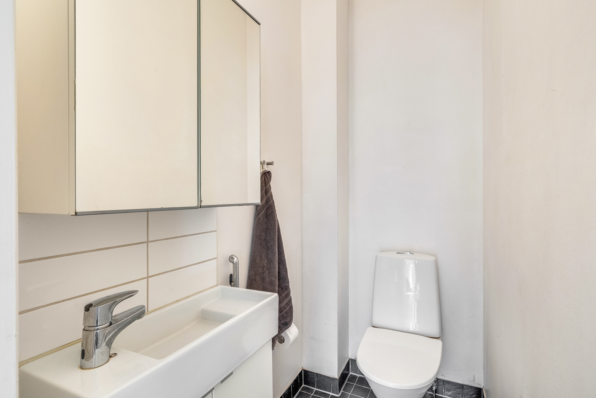 Wc.
