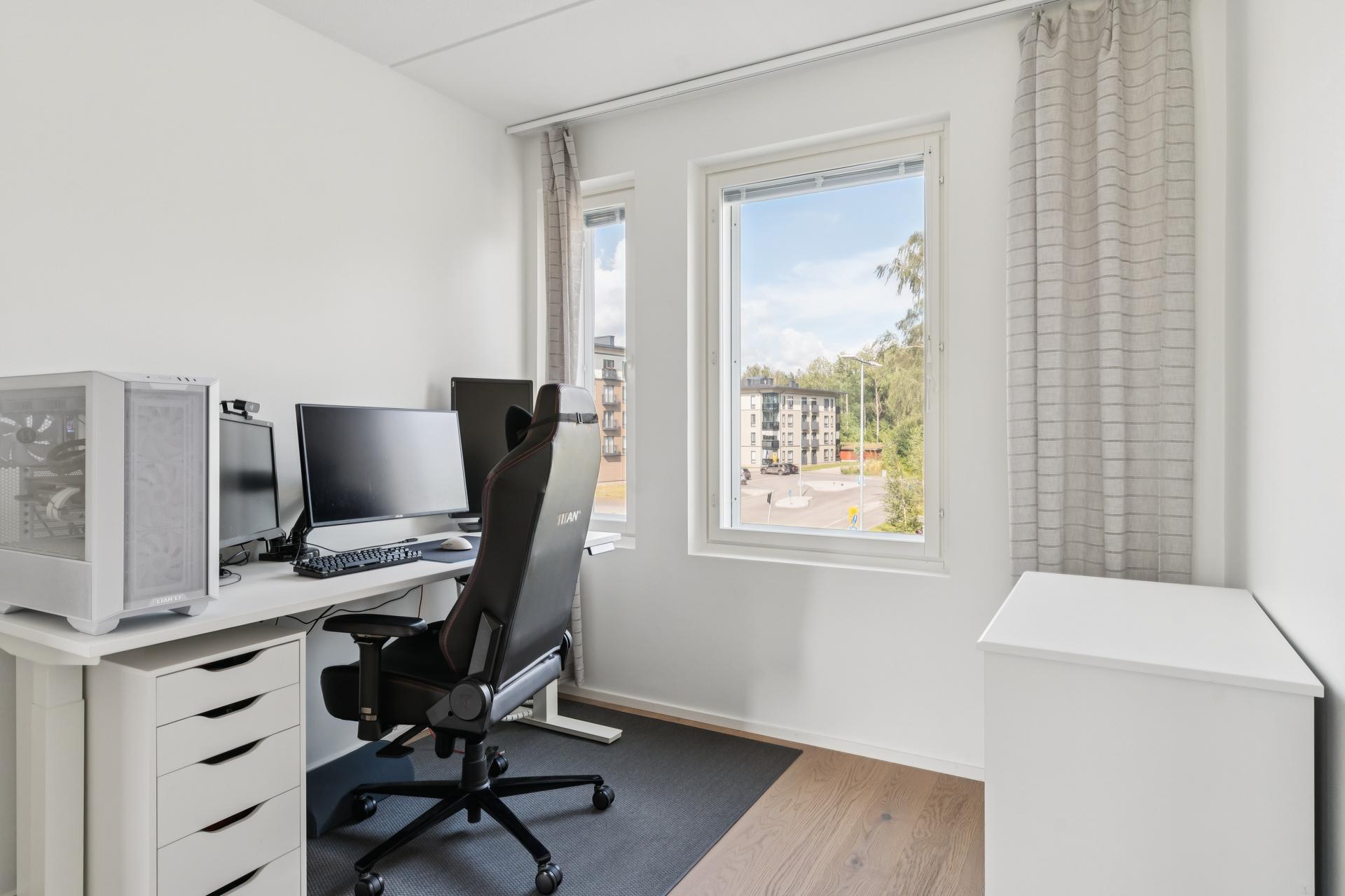 Makuuhuoneen etätyöpiste