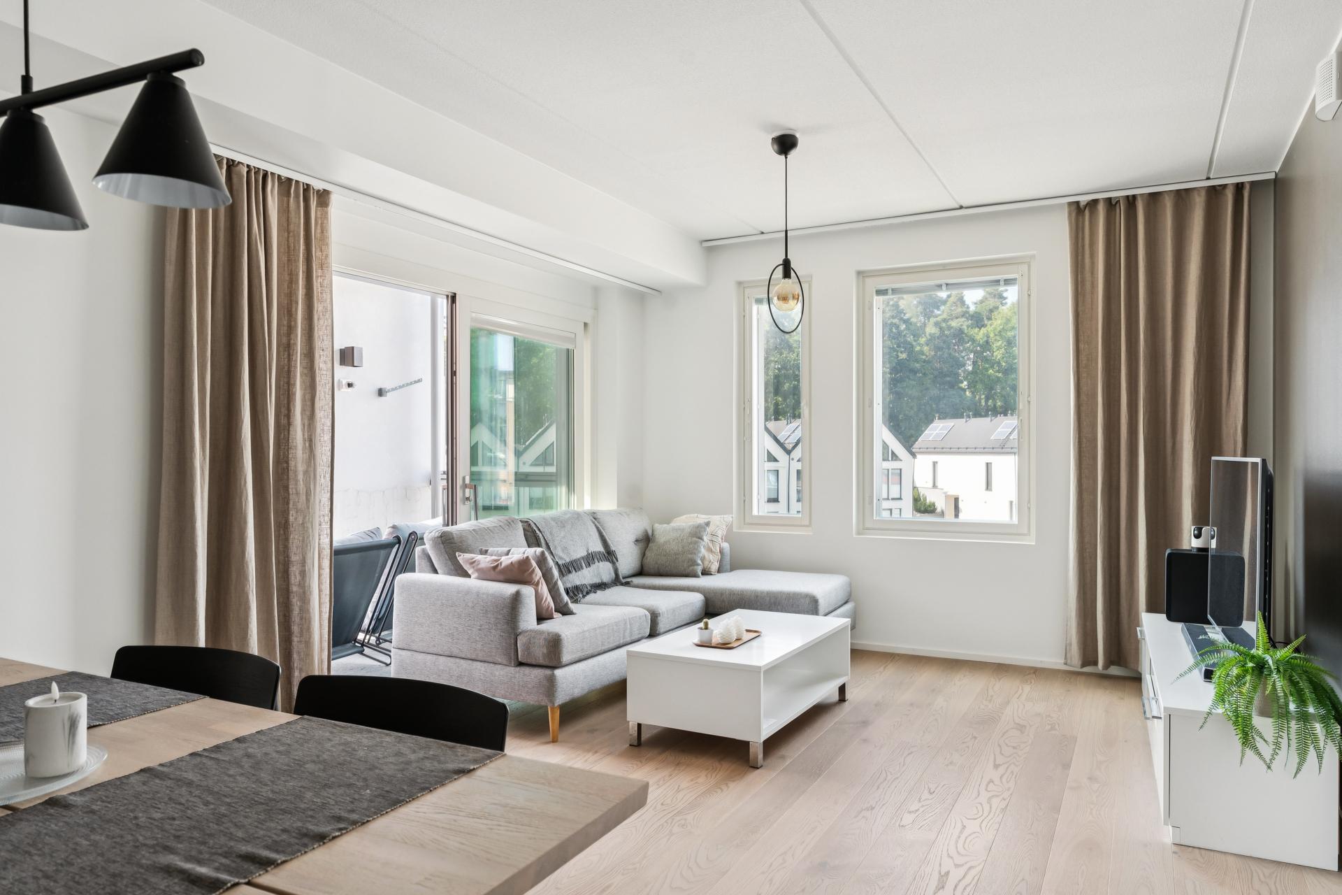 Olohuone + avokeittiö