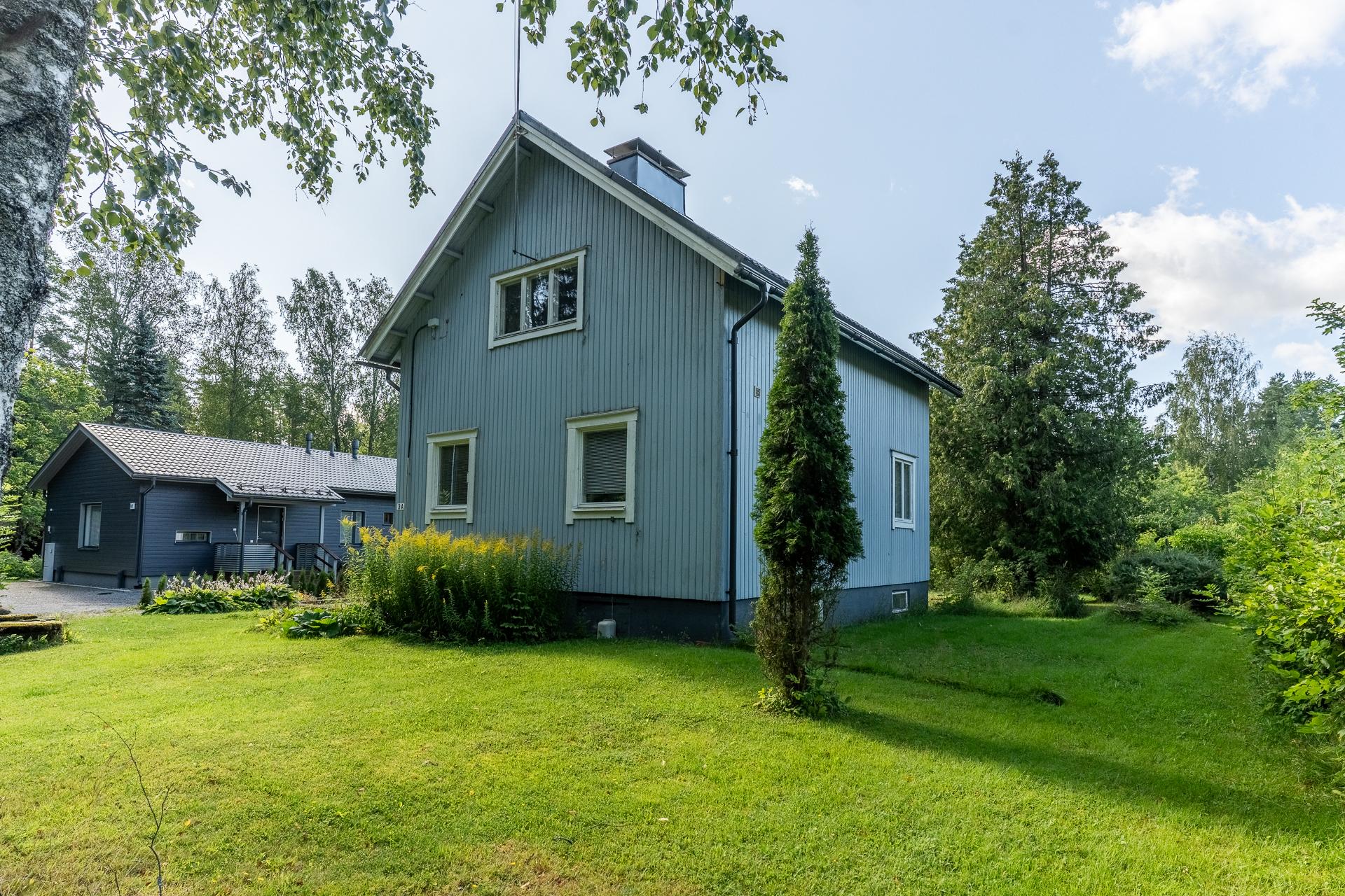 Pääskytie 3, Vallinoja, Vantaa