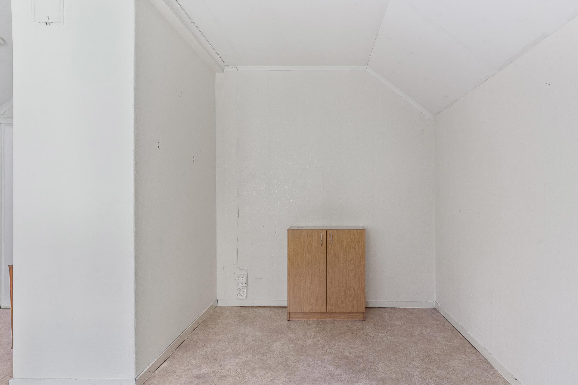 Pääskytie 3, Vallinoja, Vantaa