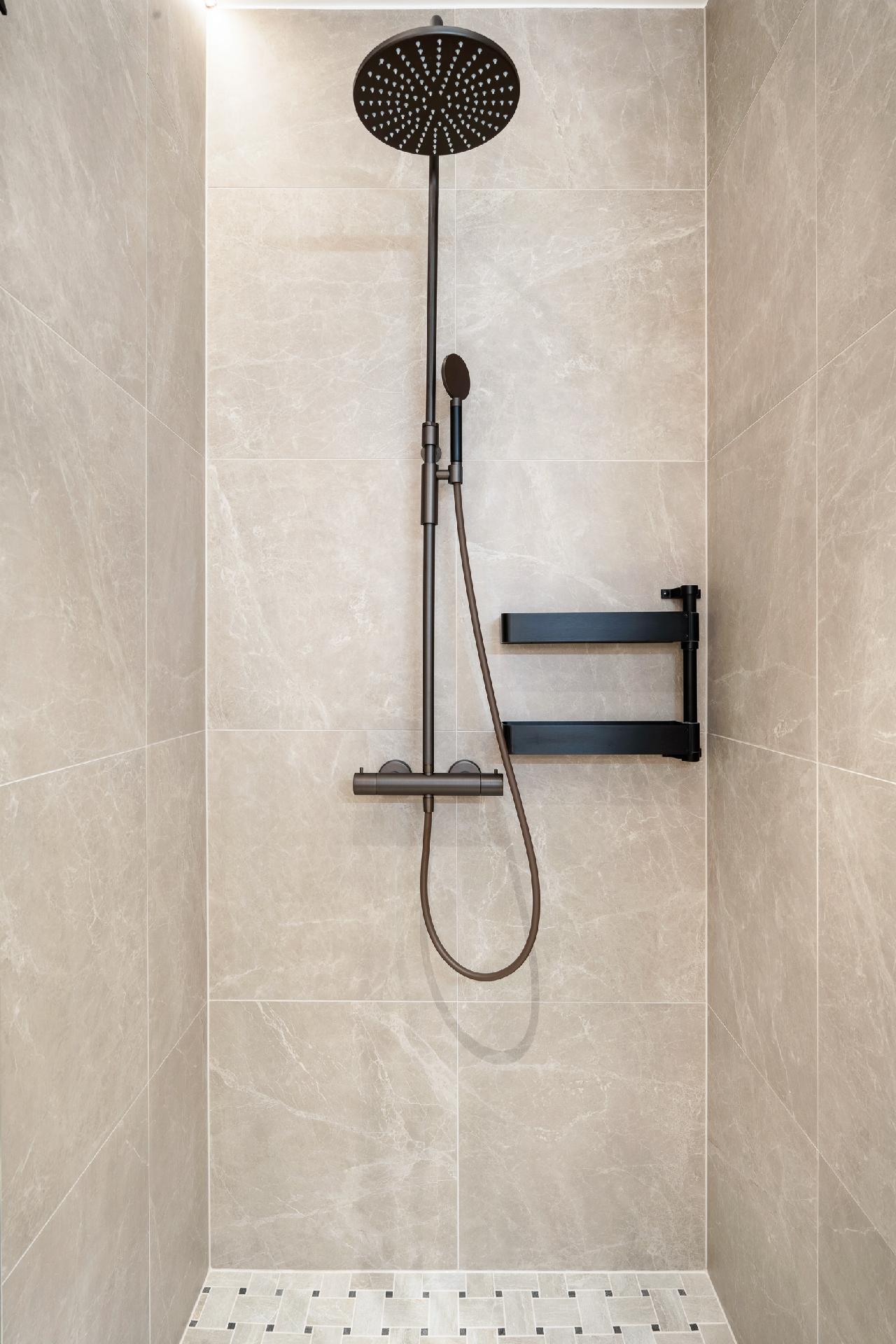 Luotsikatu 4, Katajanokka, Helsinki