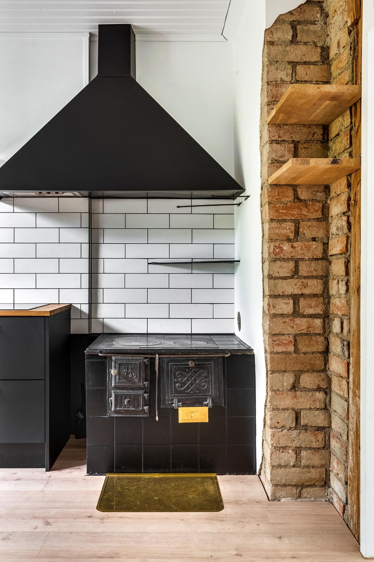 Puuhellaa on käytetty paljon ruoanlaittoon.