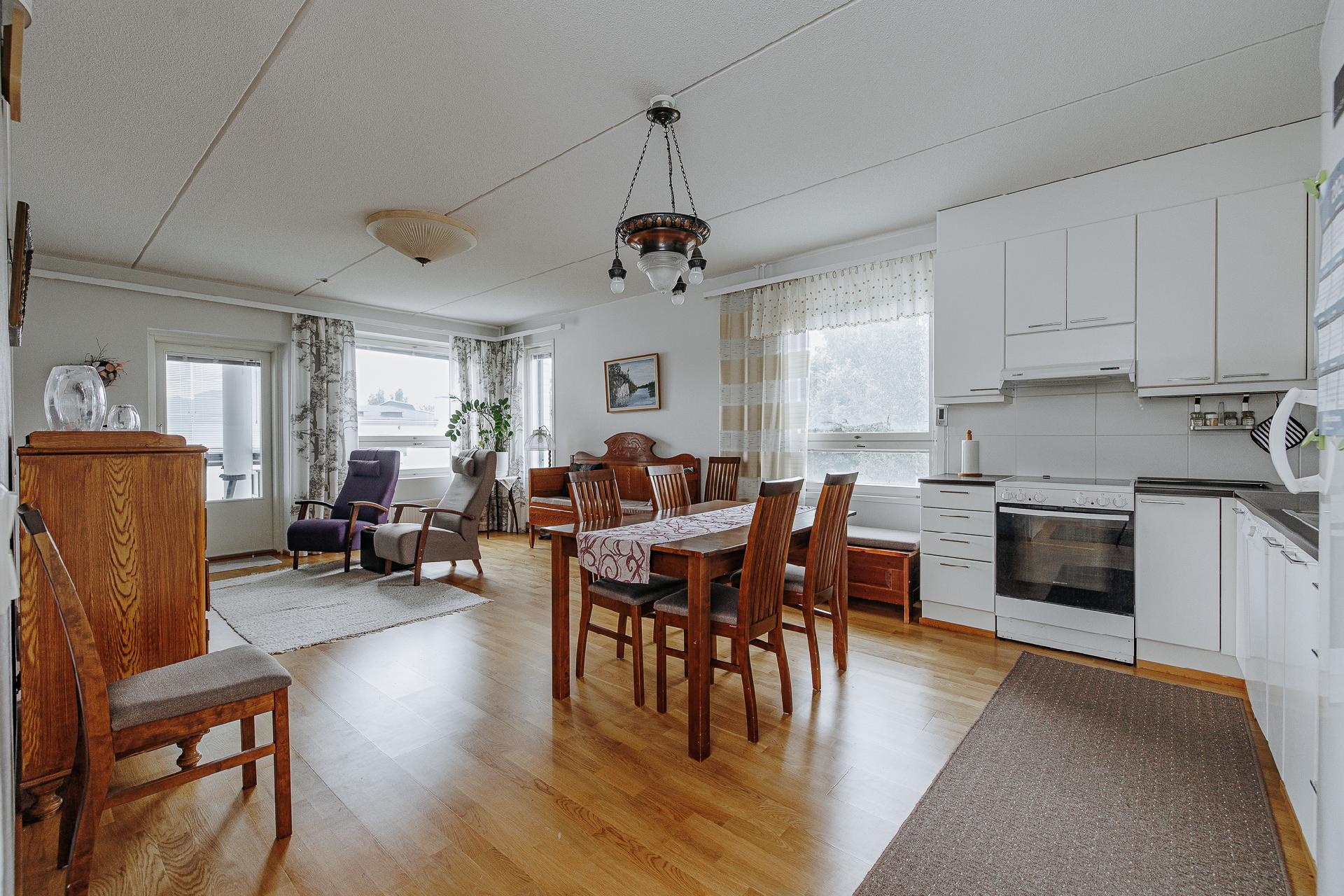 Keskuspuistikko 12, Keskusta, Kurikka