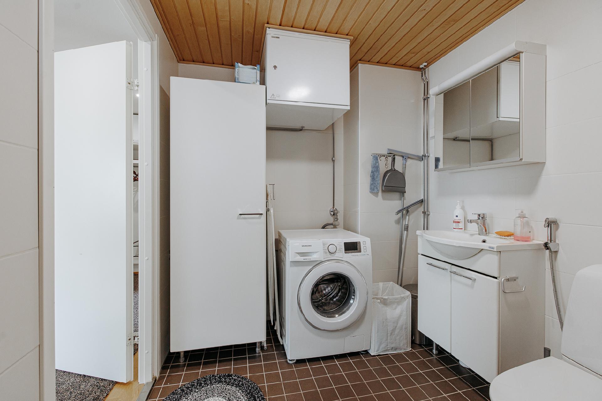 Keskuspuistikko 12, Keskusta, Kurikka