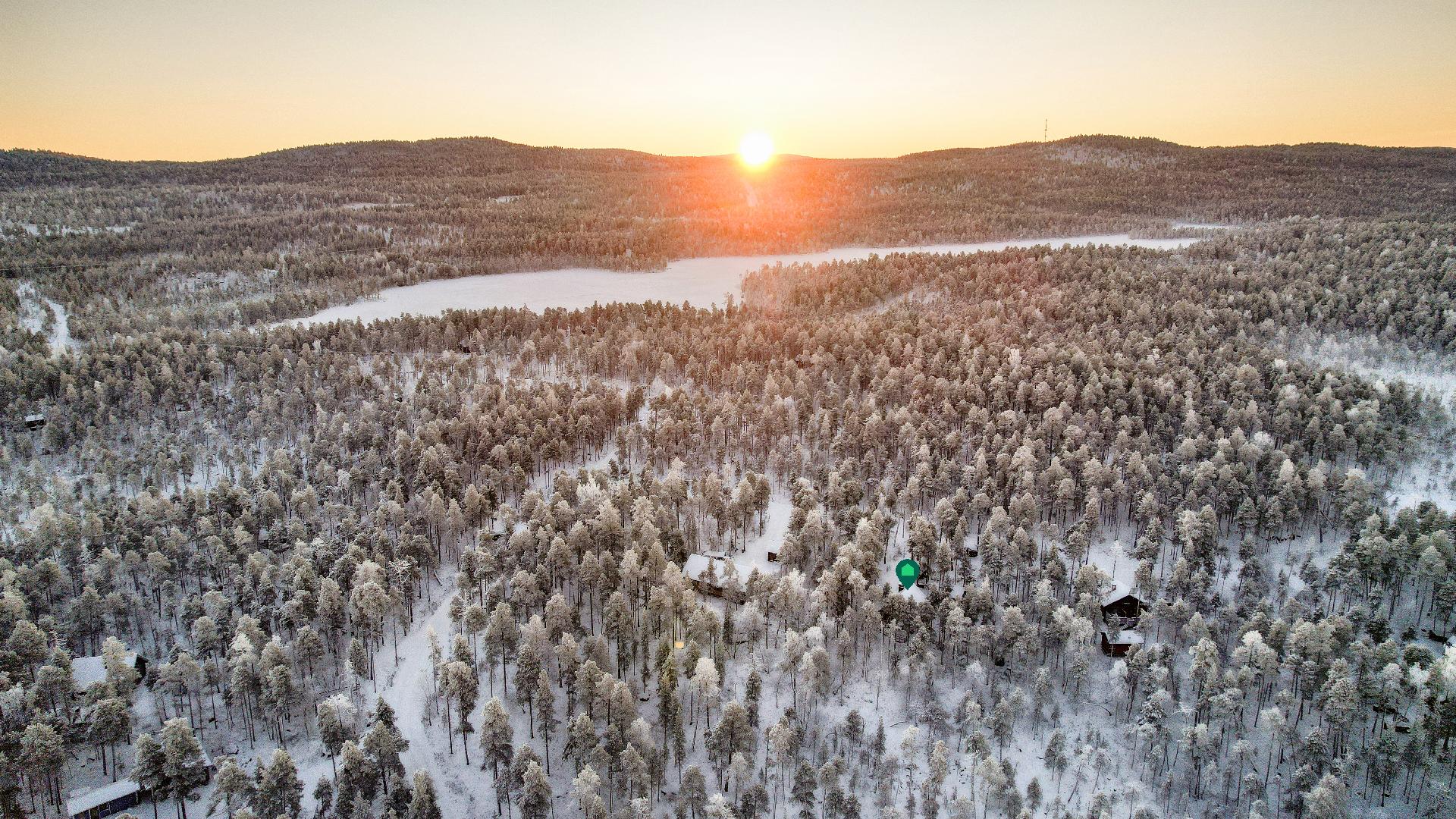 Rauhallinen ja luonnonläheinen sijainti Nellimin Uuttuperäntiellä