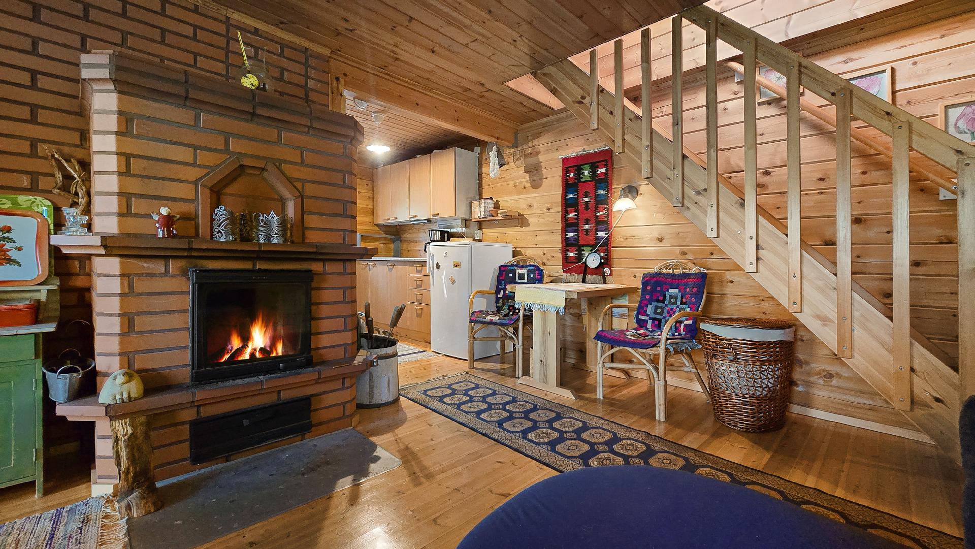 Tuvassa varaava takka