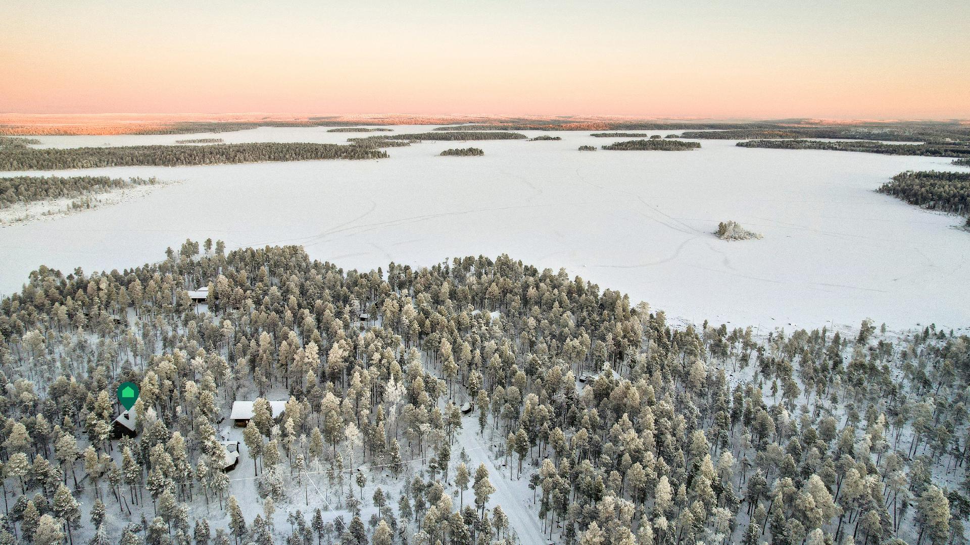 Näkymät Paksuvuonon suuntaan