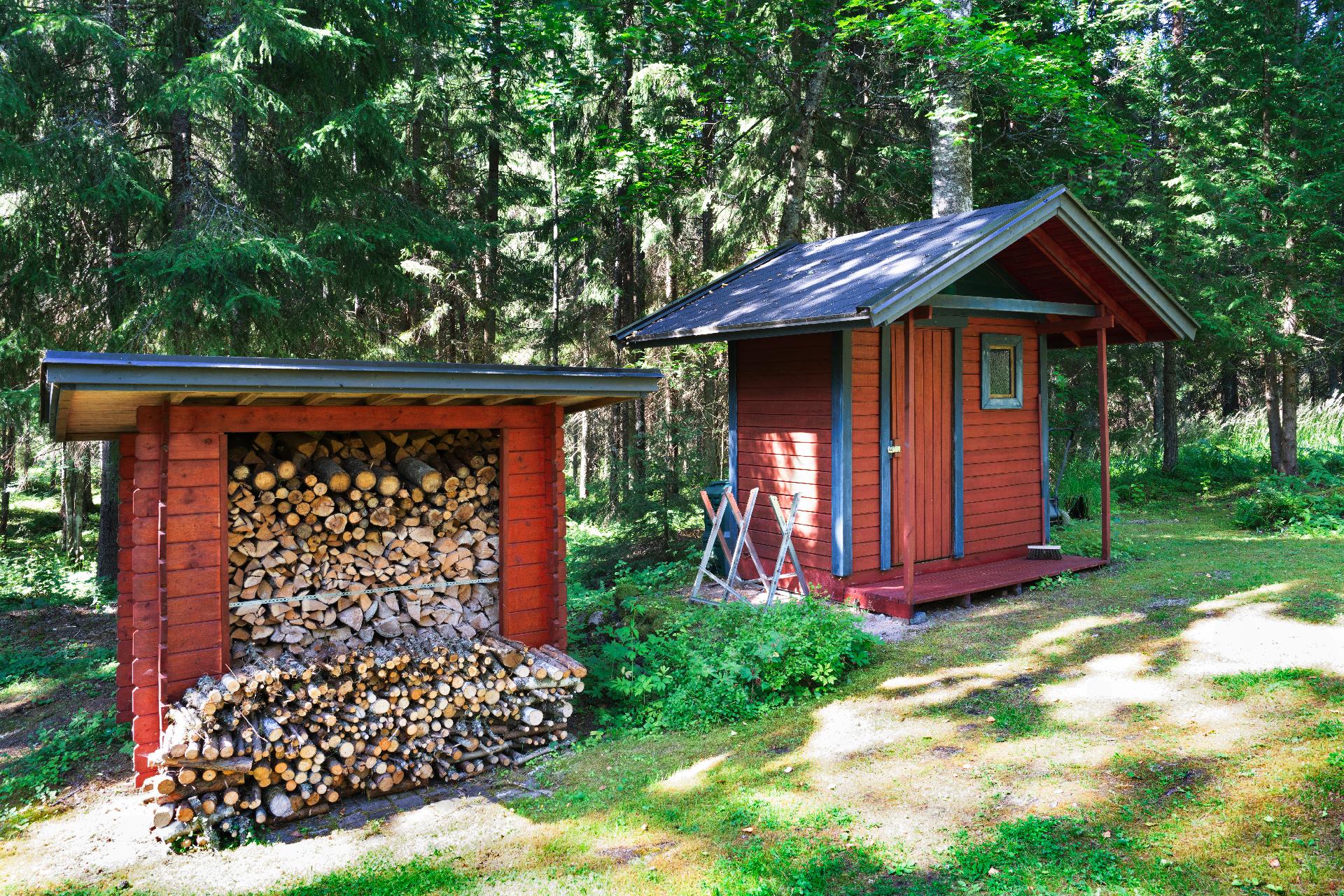 Puuvaja ja komposti wc