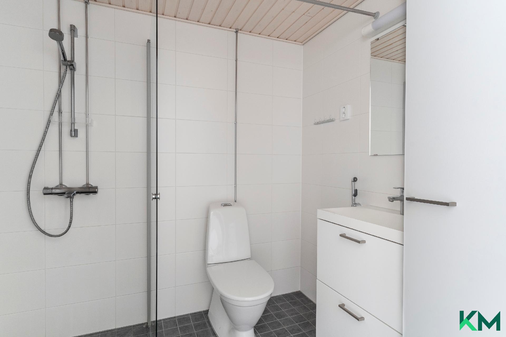 Bredanportti 5, Kauniainen