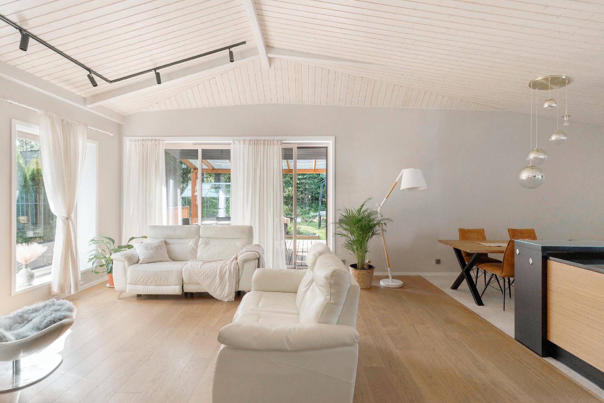 Kauppakumppanintie 11, Kauklahti, Espoo