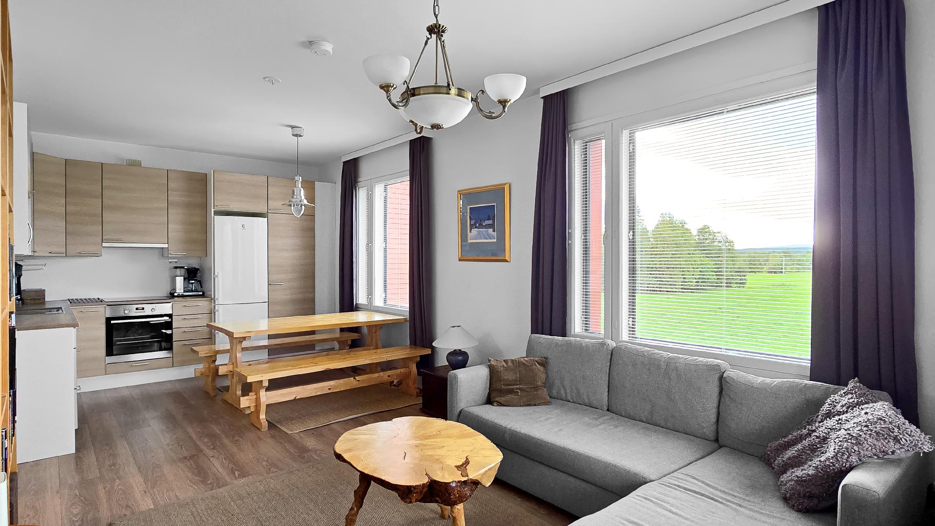 Näkymät keittiön suuntaan