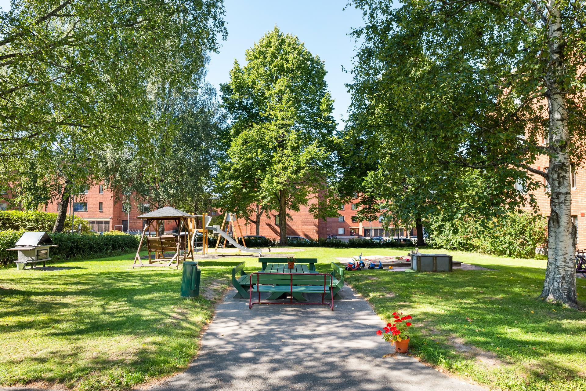 Rajametsäntie 34, Maunula, Helsinki