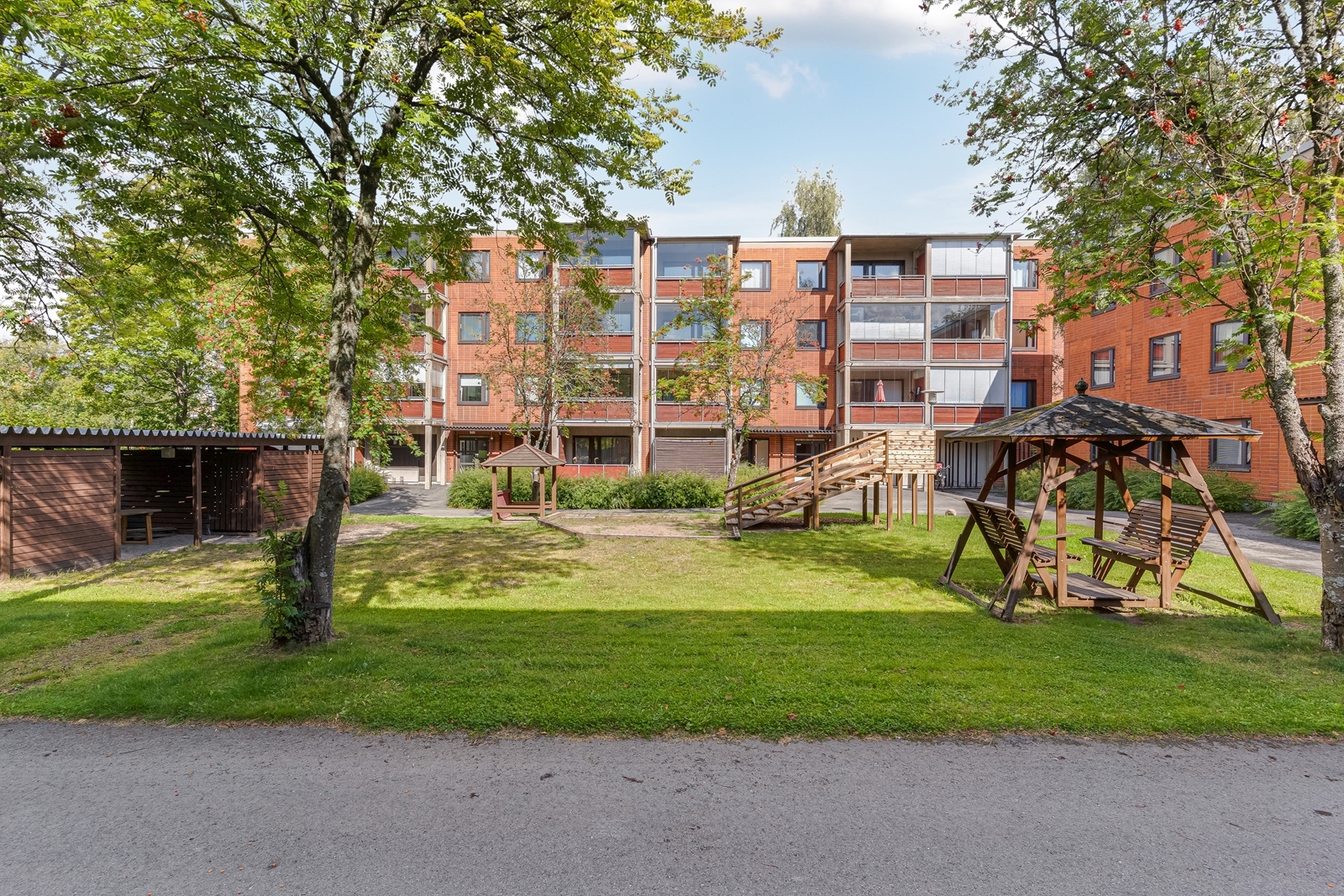 Suvikuja 2, Helsinki