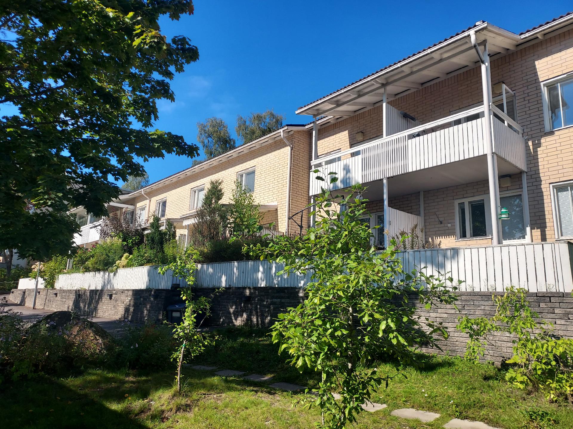 Julkisivu