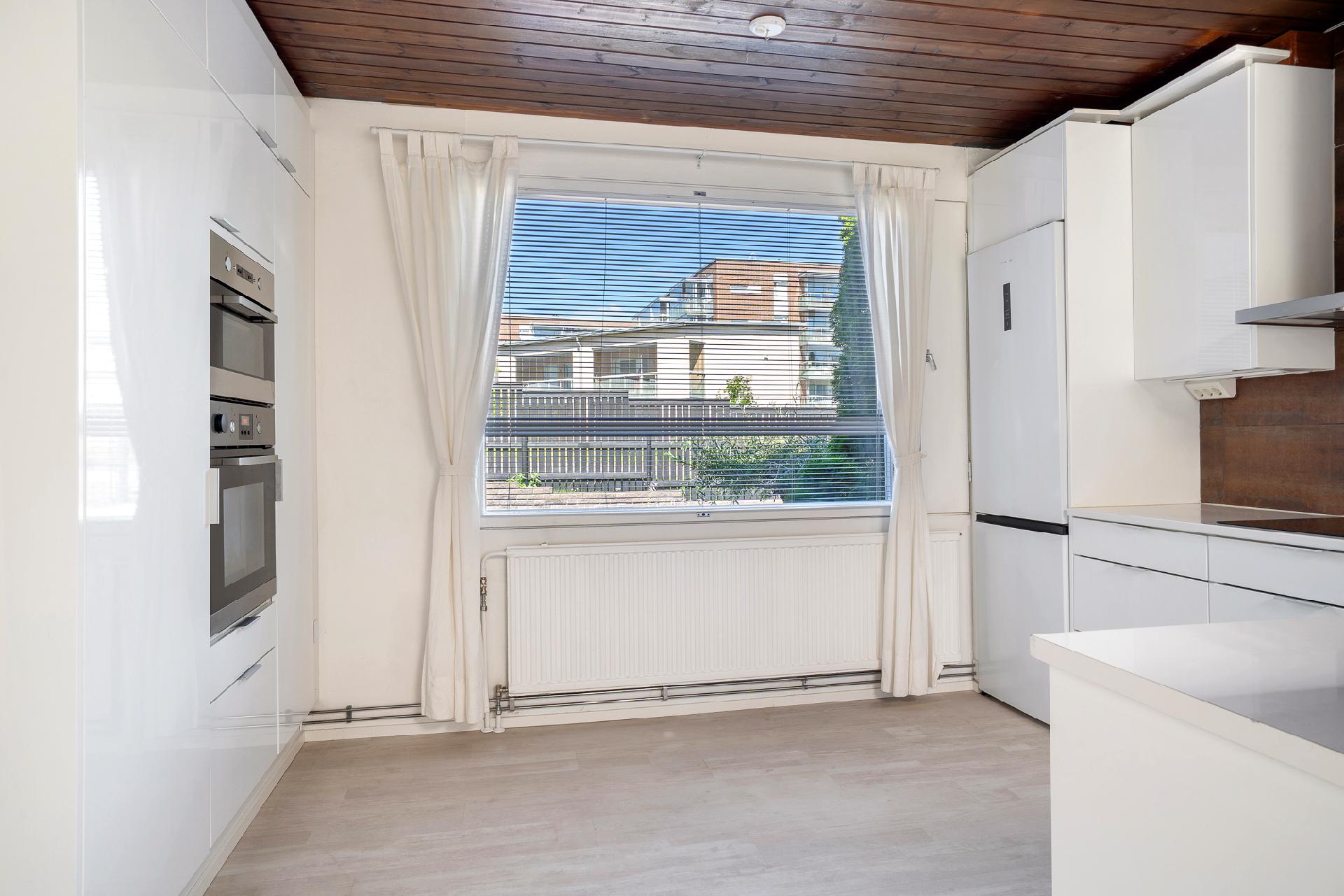 Linnustajantie 9, Lippajärvi, Espoo