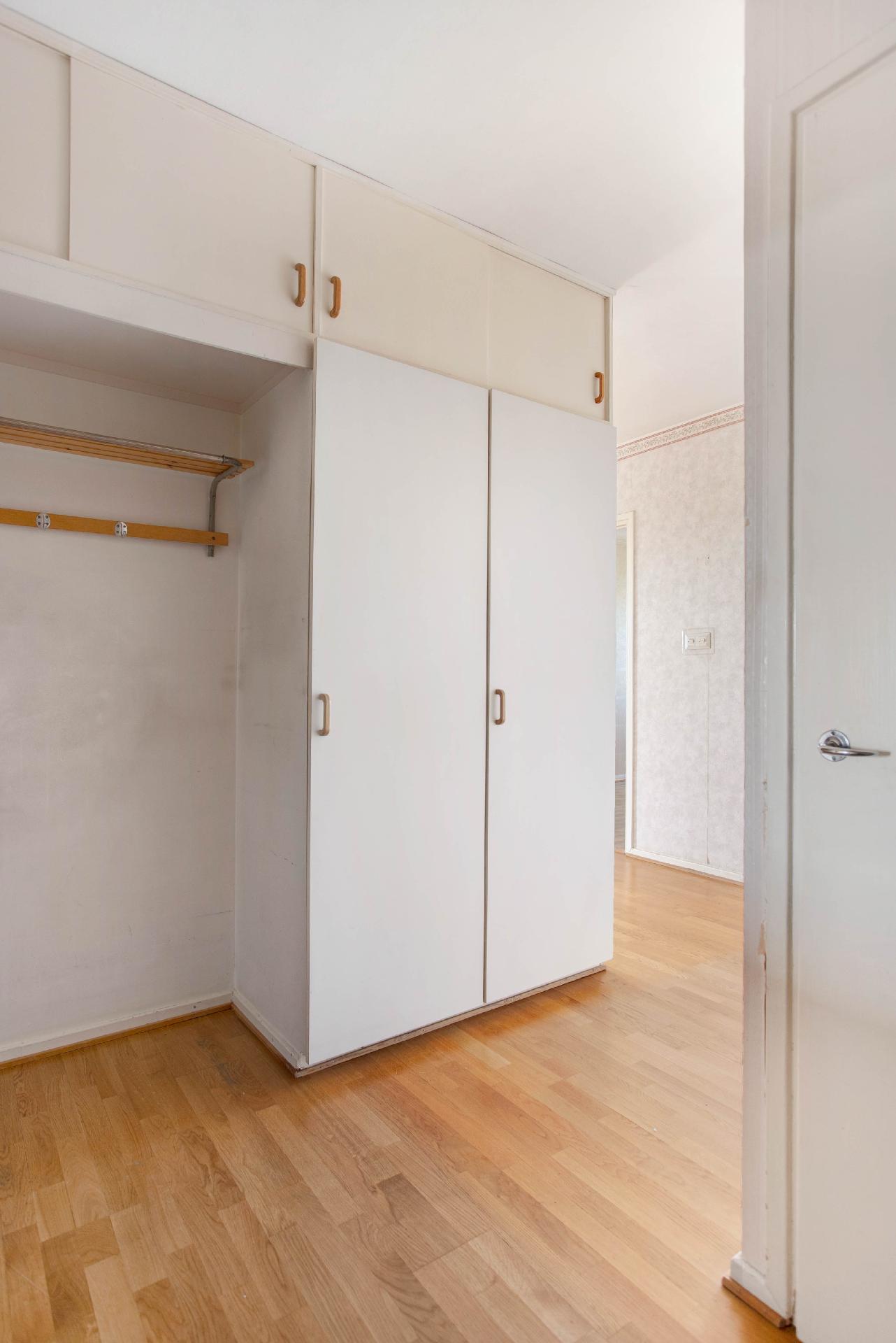 Adolf Lindforsin tie 7, Pohjois-Haaga, Helsinki