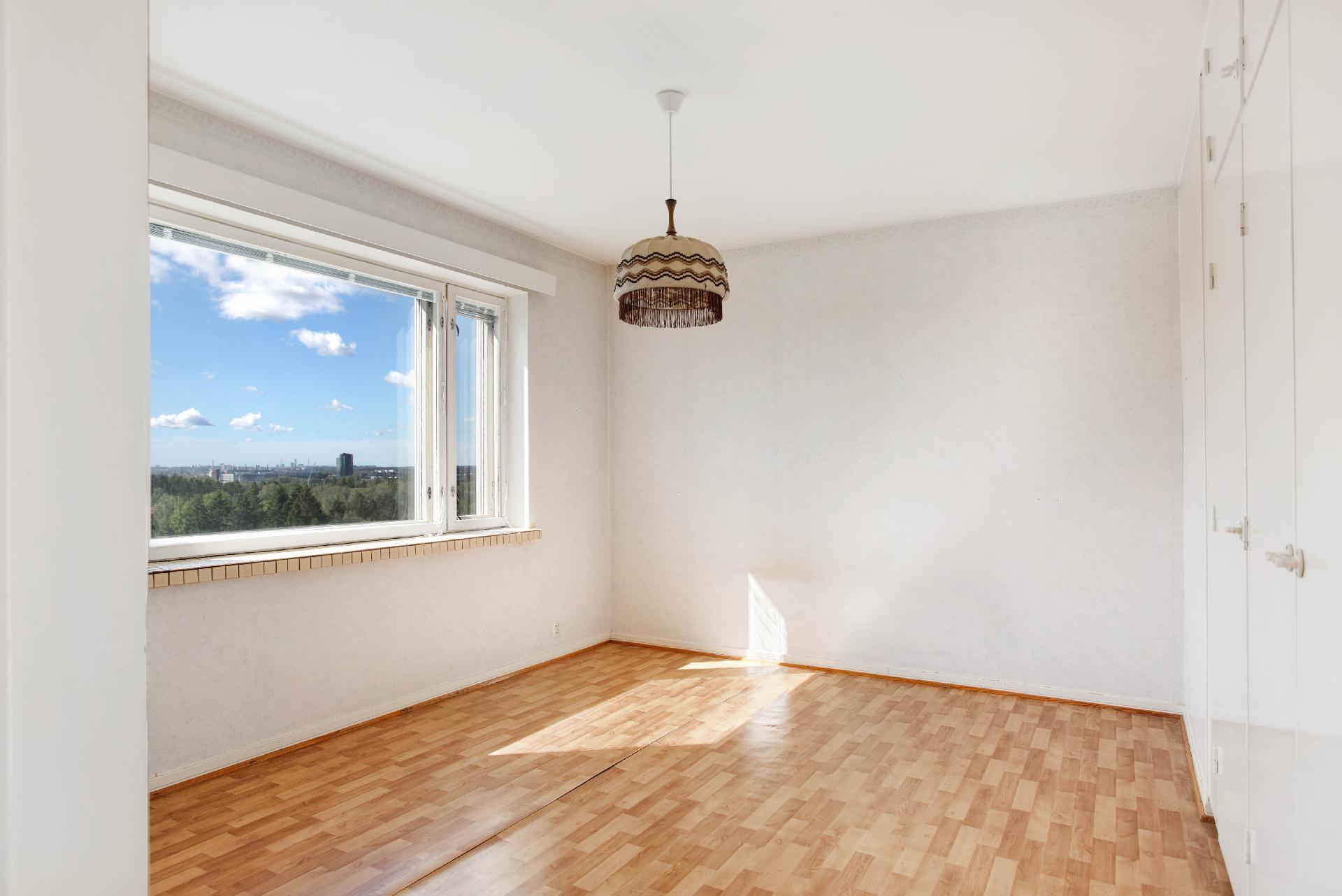 Adolf Lindforsin tie 7, Pohjois-Haaga, Helsinki