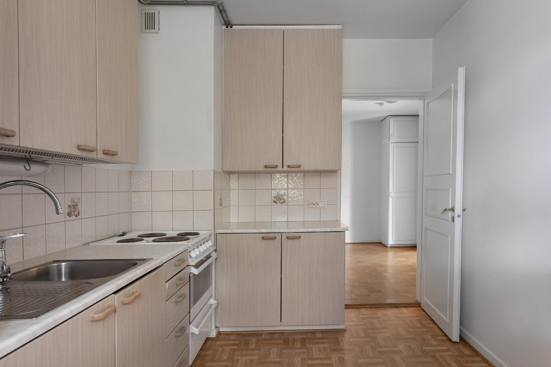 Urheilijankuja 9, Keskusta, Kouvola