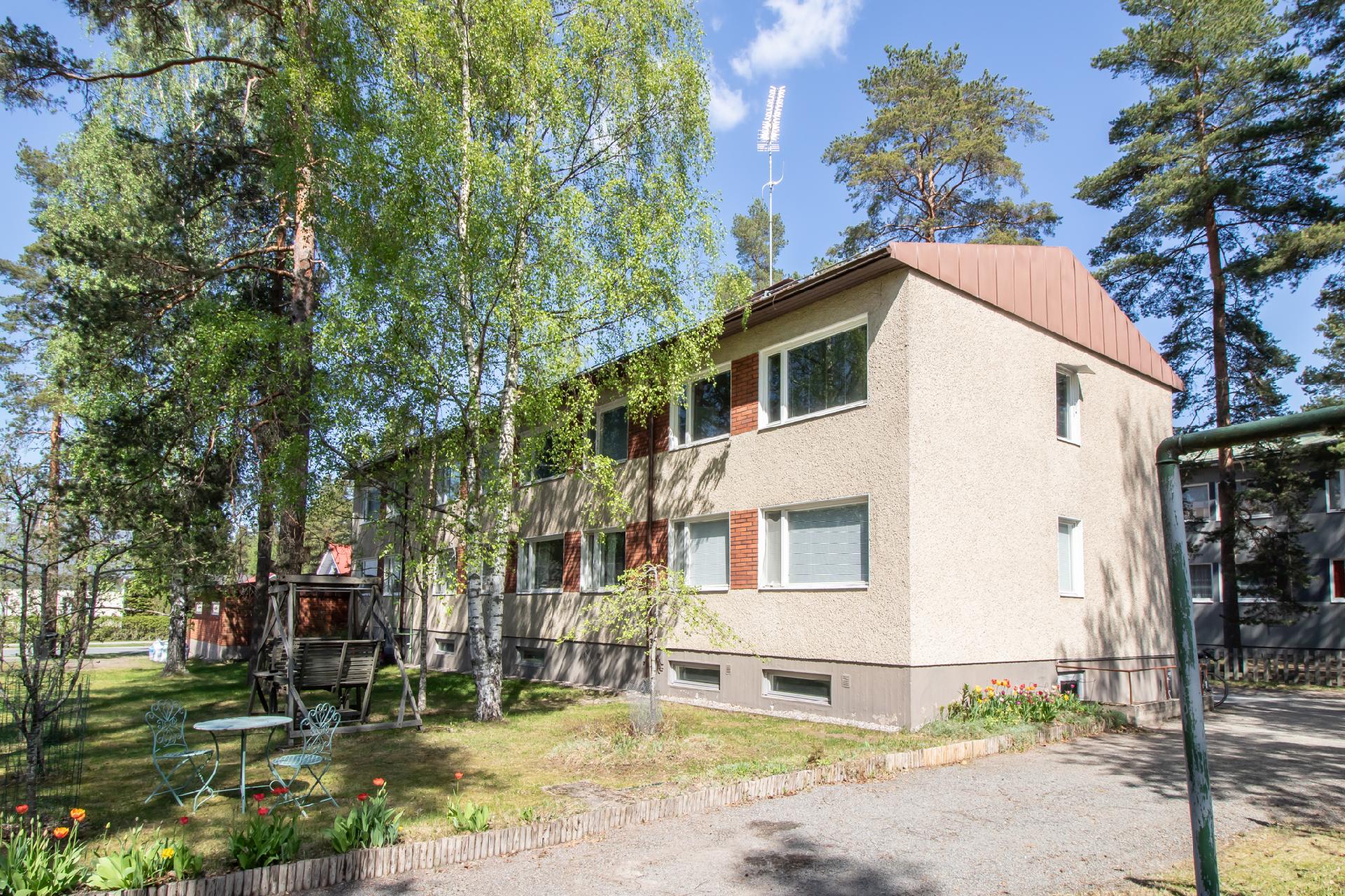 julkisivua kesällä