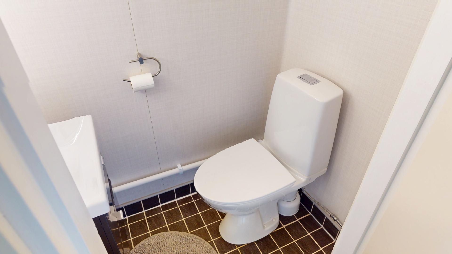 Pikkuvessassa kaunis laatta