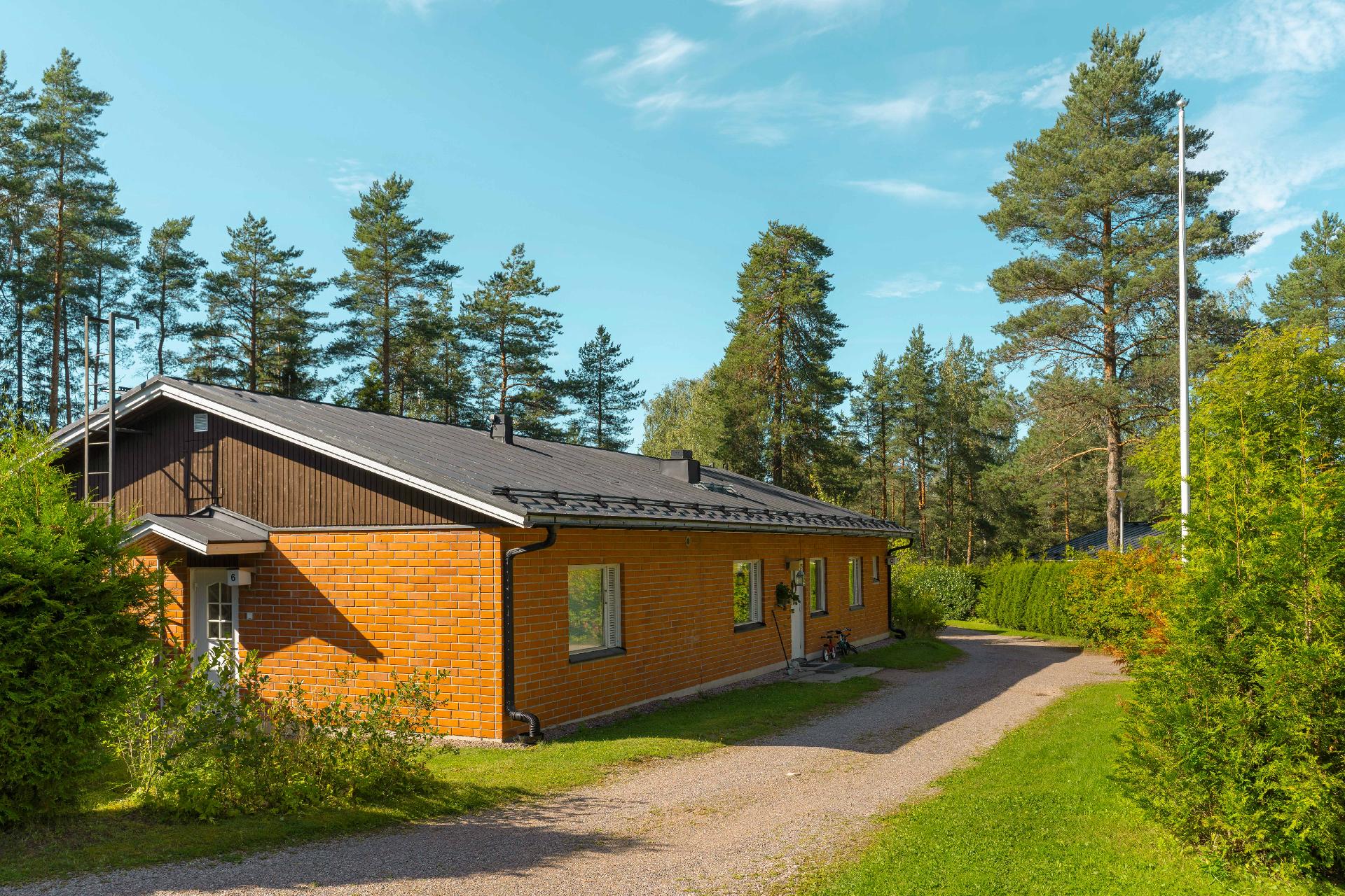 Rauhaa ja mukava, metsäinen ympäristö