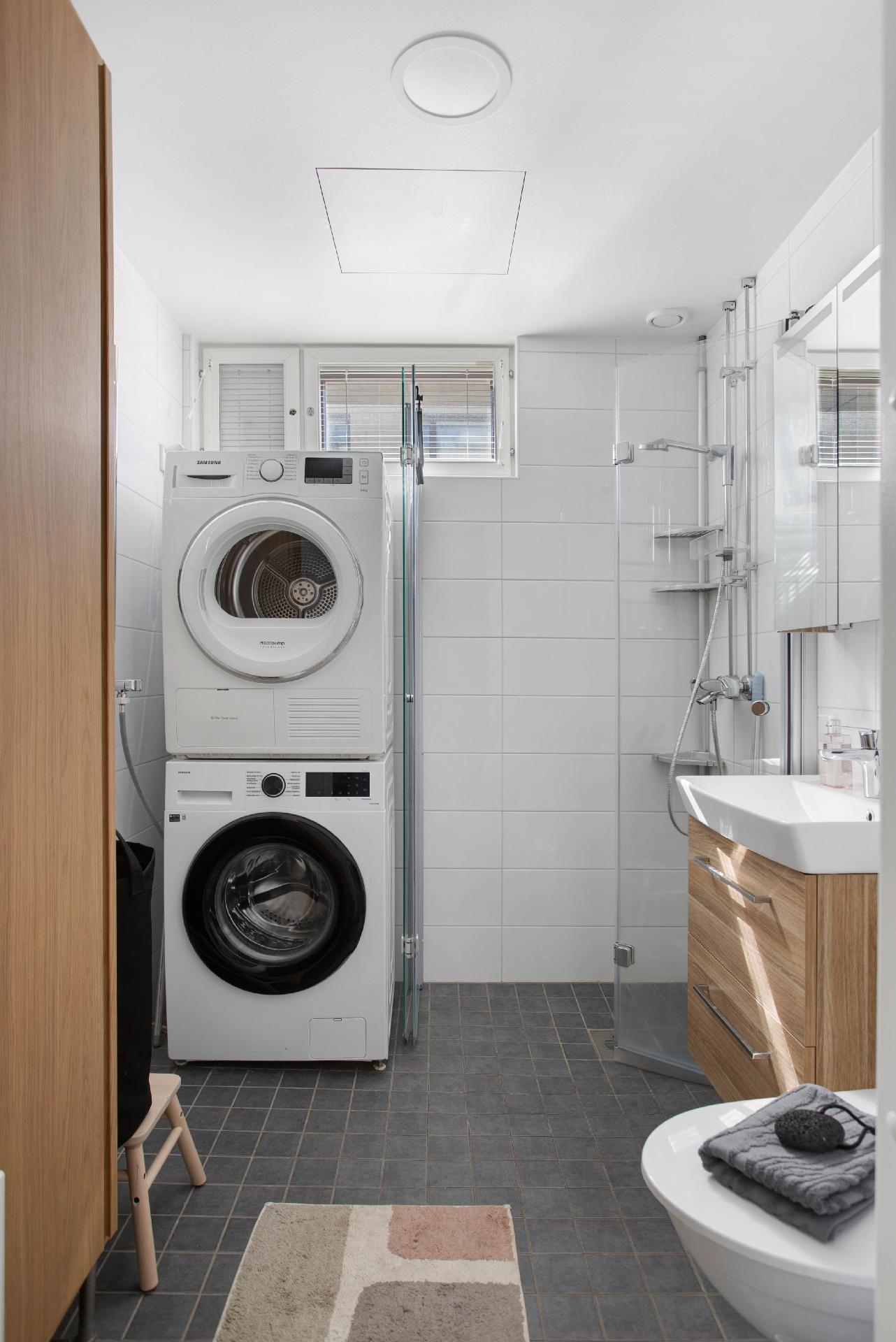 Kylpyhuone on uusittu kauttaaltaan linjasaneerauksen yhteydessä 2024