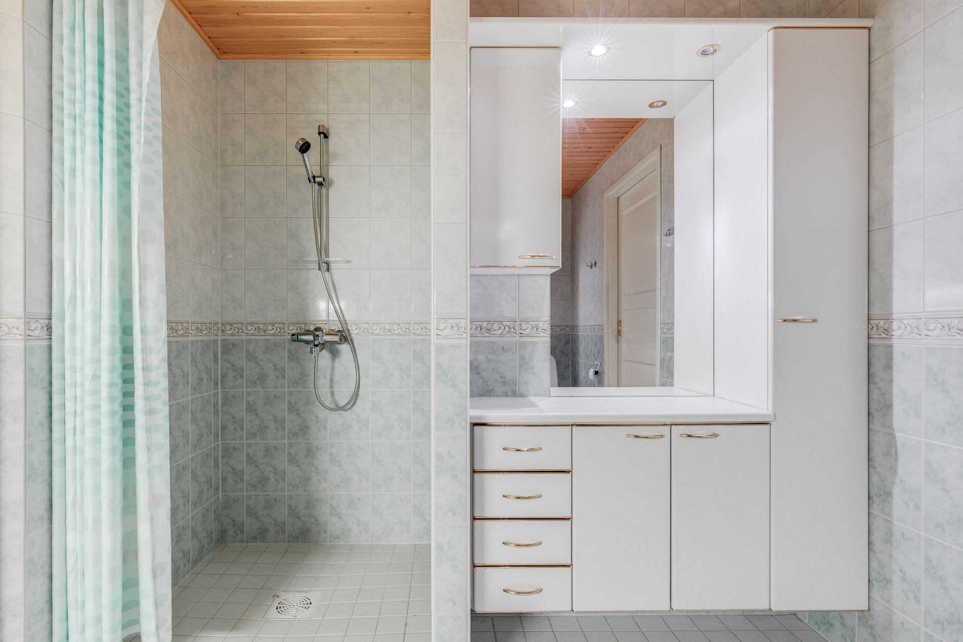 Paloheinäntie 18, Paloheinä, Helsinki