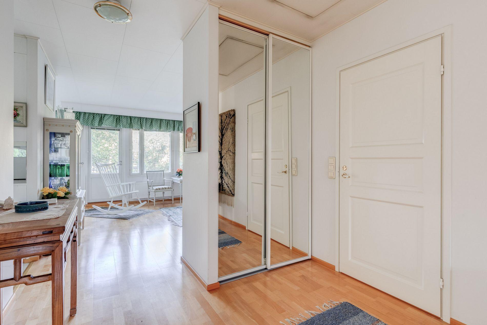 Paloheinäntie 18, Paloheinä, Helsinki